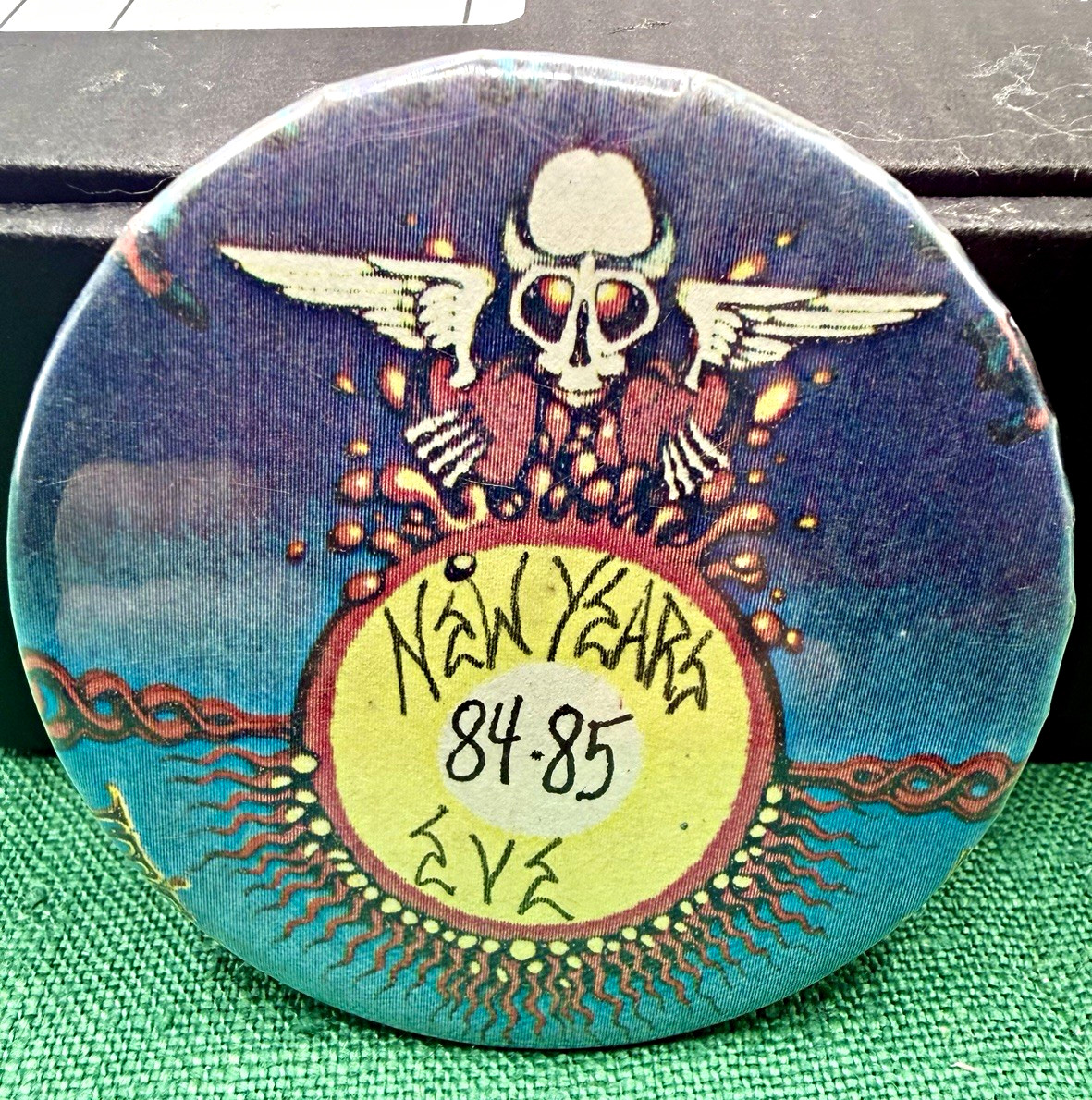 Vintage 1984 Grateful Dead New Years Eve Pinback Button Rick Griffin NYE 84-85 Vintage 1984 Grateful Dead New Years Eve Pinback Button Rick Griffin NYE 84-85