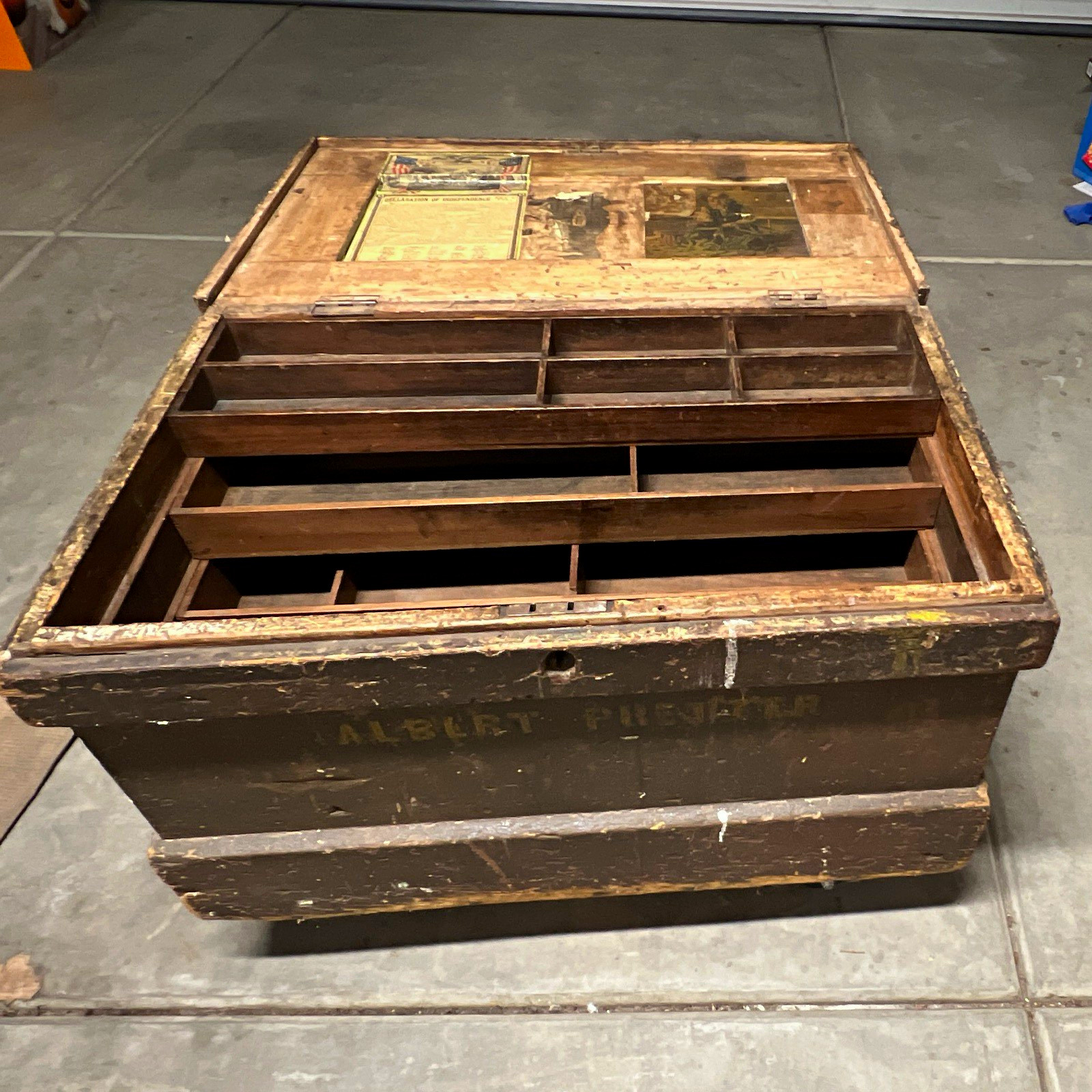 Vintage wooden carpenters chest with 3 walnut sliding drawers Vintage wooden carpenters chest with 3 walnut sliding drawers