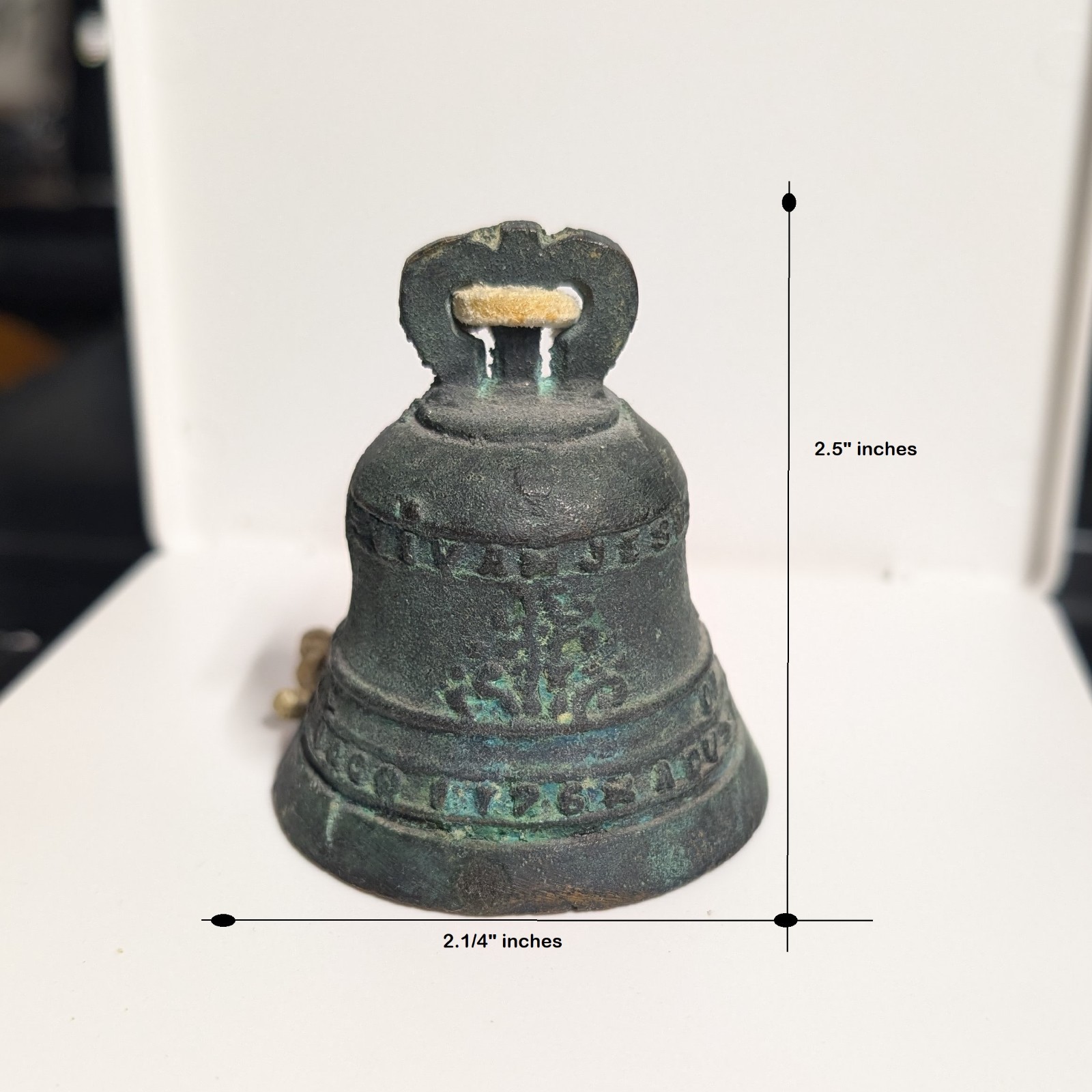 "Vintage Bronze Spanish Mission Bell Viva Jesus 1726 - Early 1900s Souvenir" "Vintage Bronze Spanish Mission Bell Viva Jesus 1726 - Early 1900s Souvenir"
