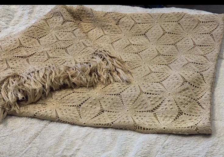1930s Vintage Hand Crochet Bedspread Six Point Star Popcorn Ecru Fringe 94x106 1930s Vintage Hand Crochet Bedspread Six Point Star Popcorn Ecru Fringe 94x106
