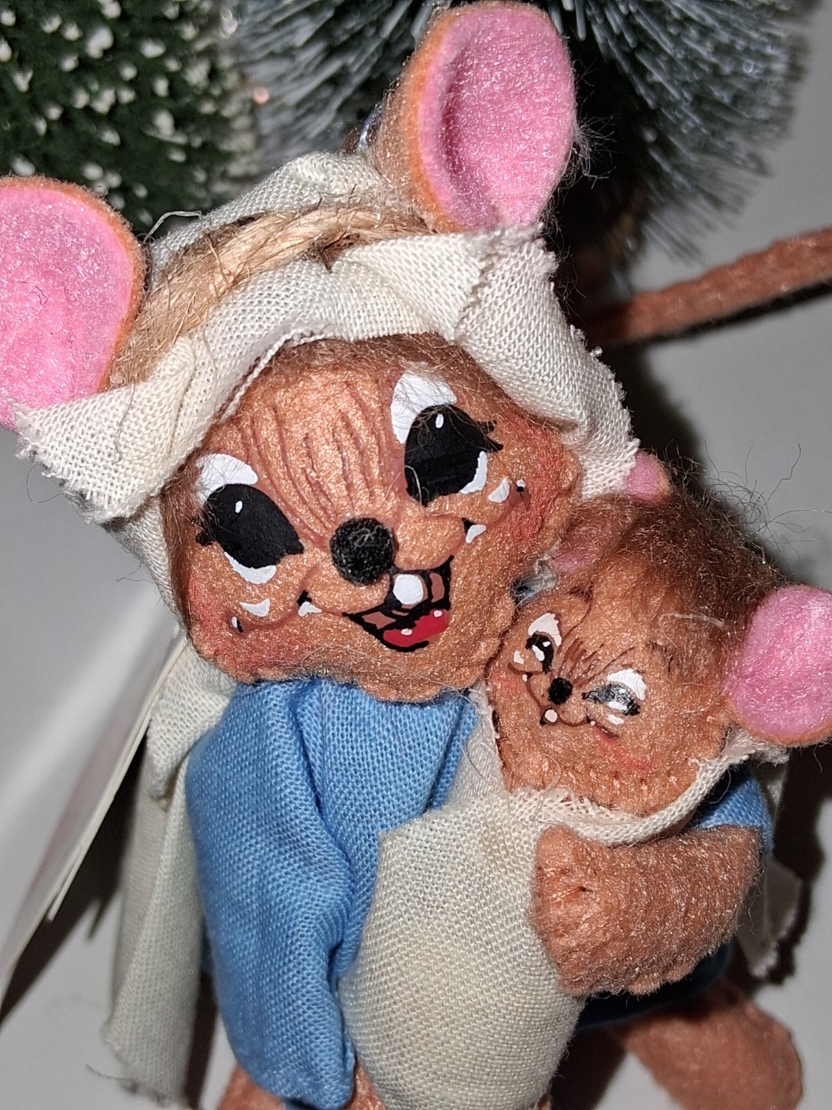 ANNALEE NATIVITY EXCLUSIVE Family Series Mary & Baby Jesus Mice NWT 5" ADORABLE ANNALEE NATIVITY EXCLUSIVE Family Series Mary & Baby Jesus Mice NWT 5" ADORABLE