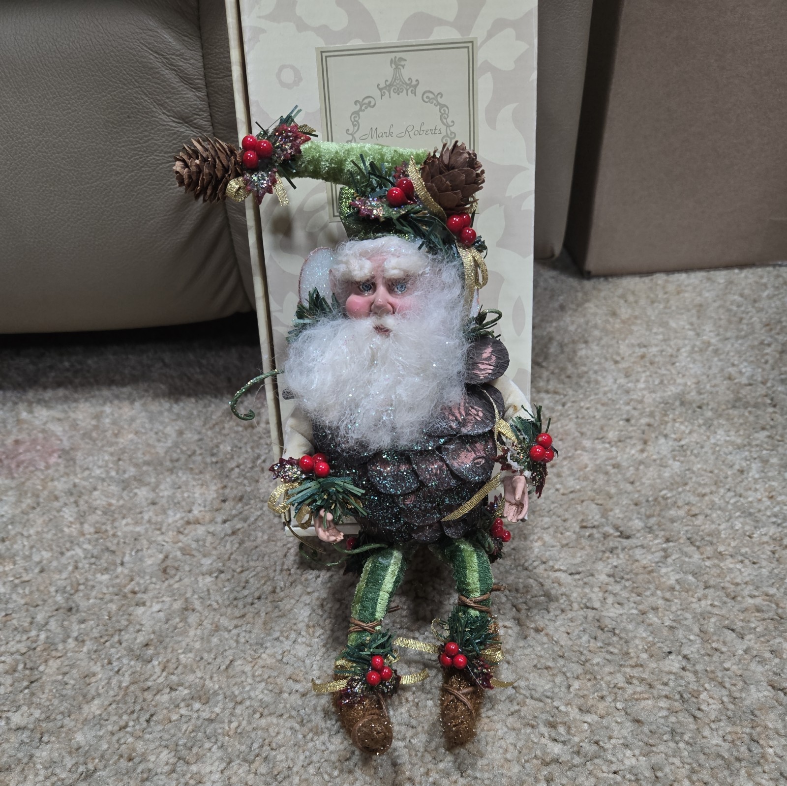 Mark Roberts Pinecone fairy 51-56412 Small Christmas Collectible 