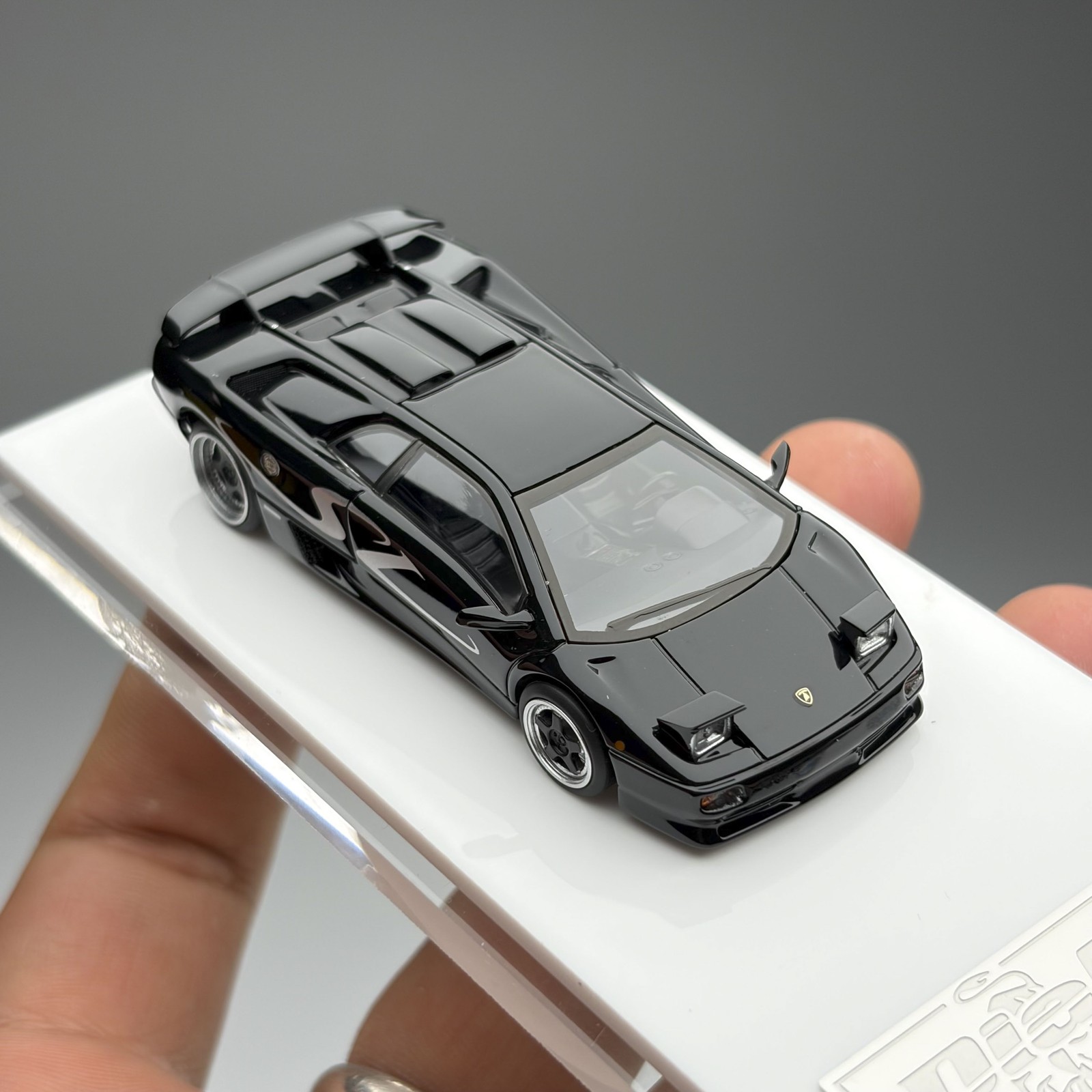 1/64 Diablo SV Black Diecast Alloy Miniature Collectible Model 1/64 Diablo SV Black Diecast Alloy Miniature Collectible Model