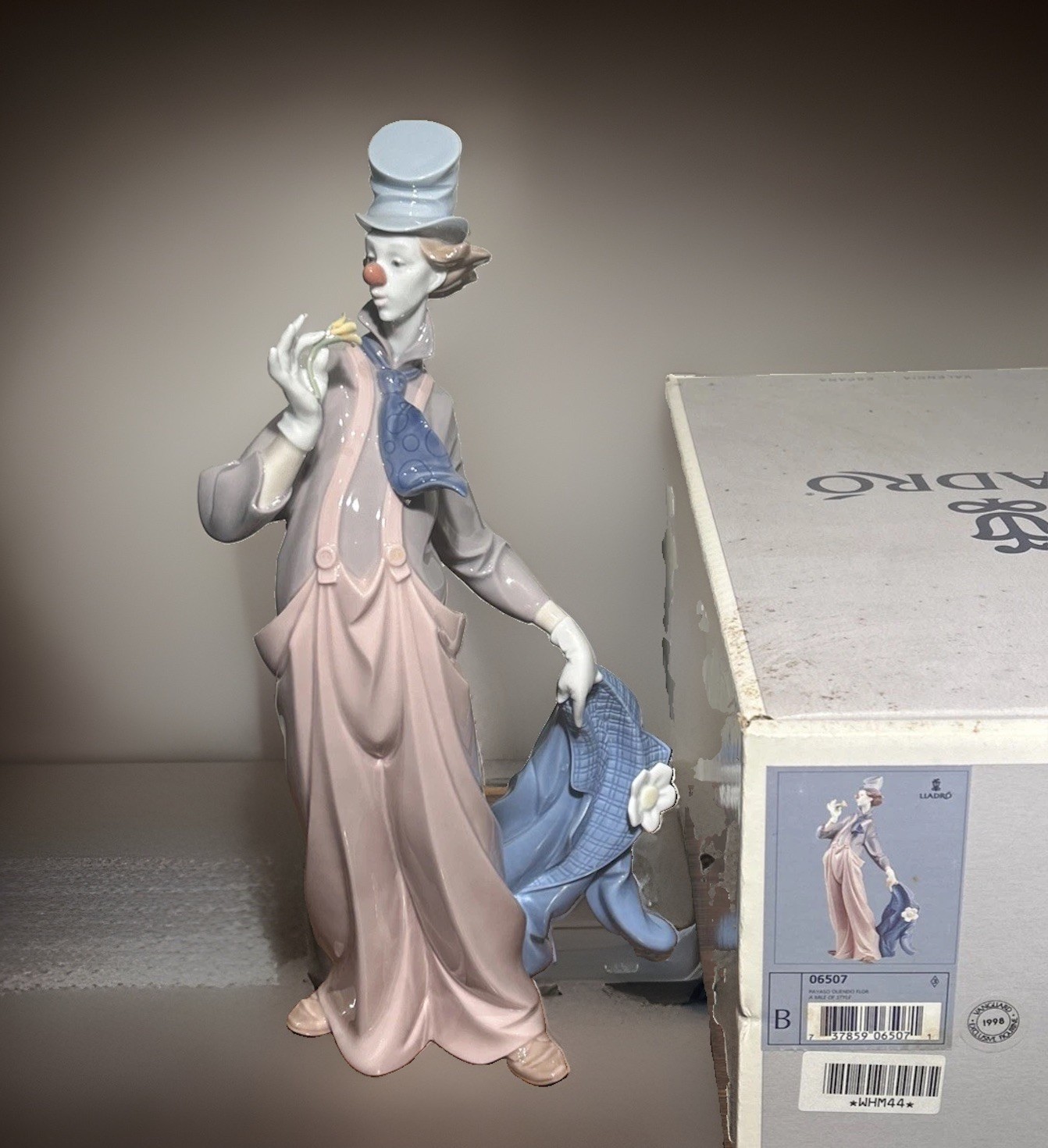 Lladro 6507 A Mile Of Style, 1998 Collectors Society Exclusive Retd Clown Lladro 6507 A Mile Of Style, 1998 Collectors Society Exclusive Retd Clown