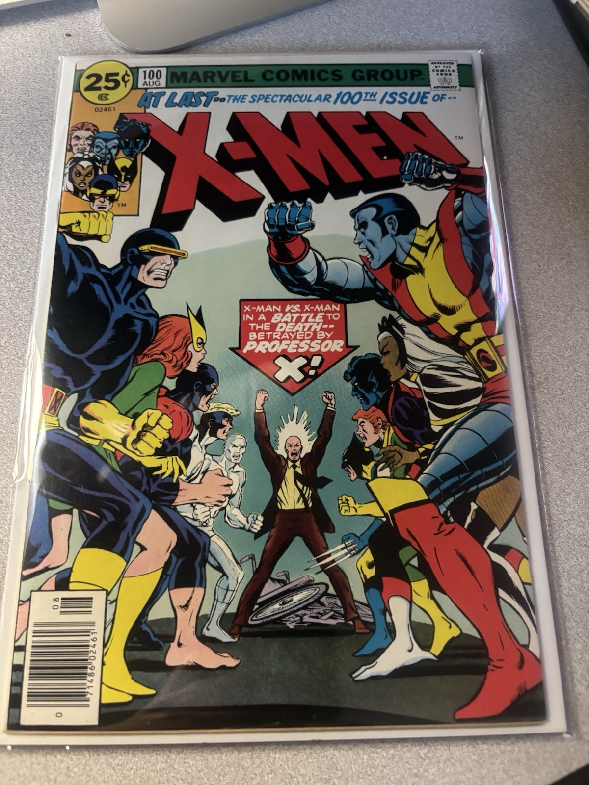 X-Men #100 Very Fine Near Mint Off-White to White Pages Marvel Comics X-Men #100 Very Fine Near Mint Off-White to White Pages Marvel Comics