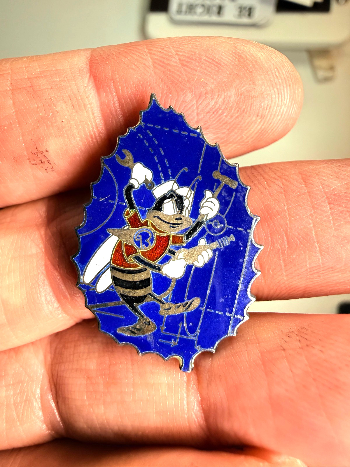 RARE 1944 Walt Disney Beechcraft Busy Bee Pin PINBACK ww2 homefront RARE 1944 Walt Disney Beechcraft Busy Bee Pin PINBACK ww2 homefront