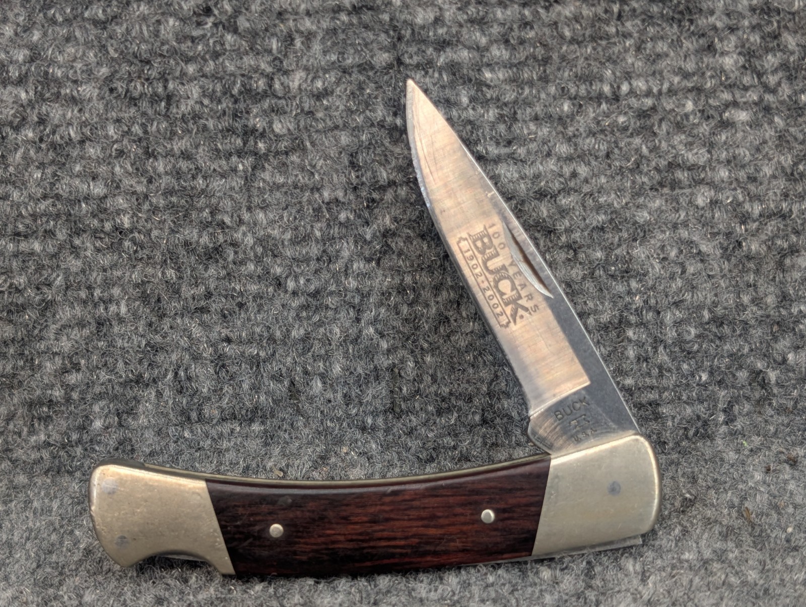 BUCK Vintage Pocket Knife 1 Blade 100 Years Anniversary 1902-2002 BUCK Vintage Pocket Knife 1 Blade 100 Years Anniversary 1902-2002