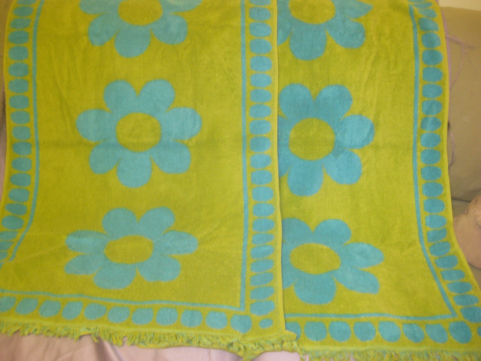 Vintage Cannon Royal Family Daisies Green Turquoise Bath/Hand/Wash Towels Set Vintage Cannon Royal Family Daisies Green Turquoise Bath/Hand/Wash Towels Set