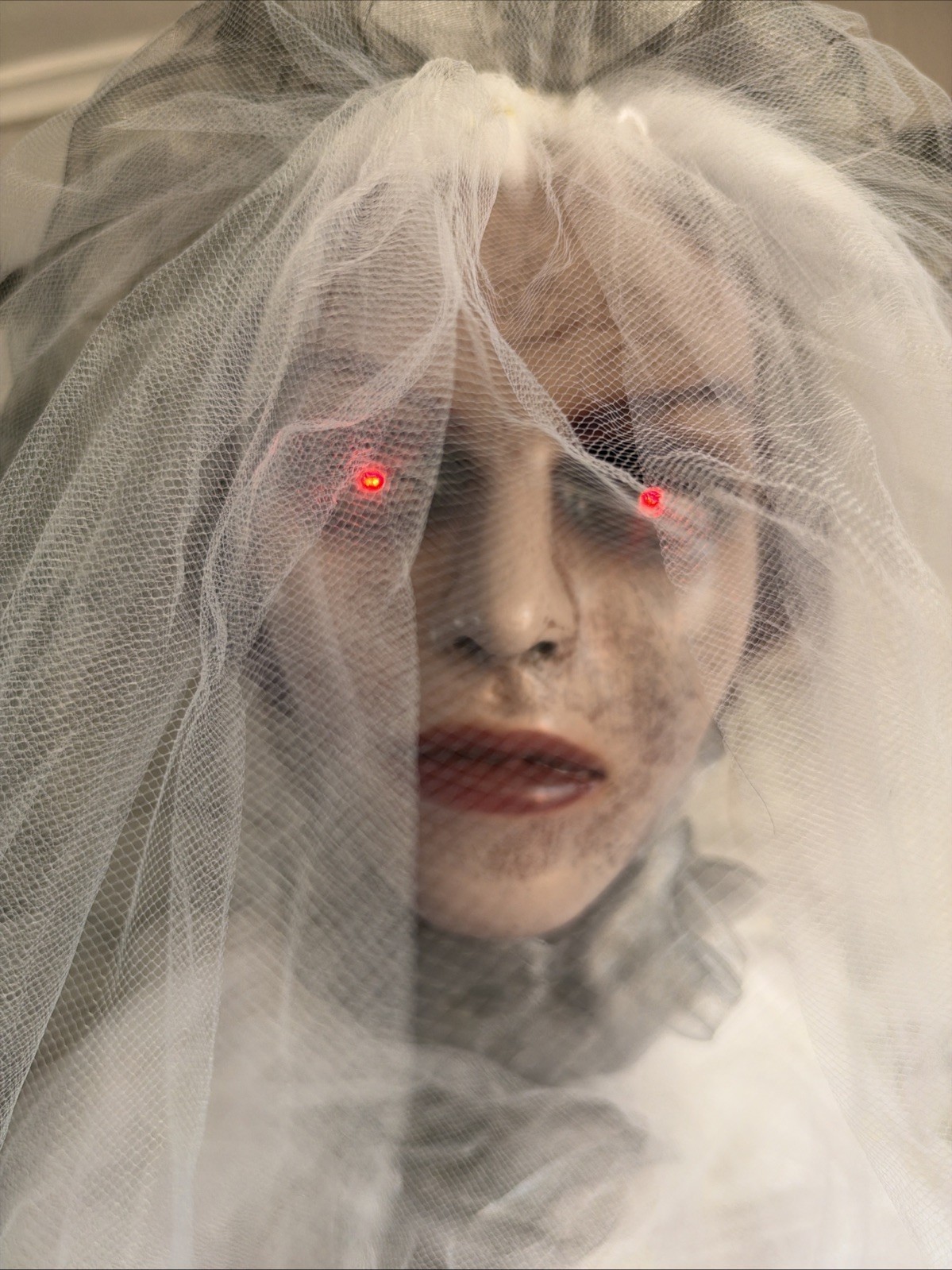 Grandin Road Haunting Bride Animated Halloween Prop 2013 Tested Working HTF Grandin Road Haunting Bride Animated Halloween Prop 2013 Tested Working HTF