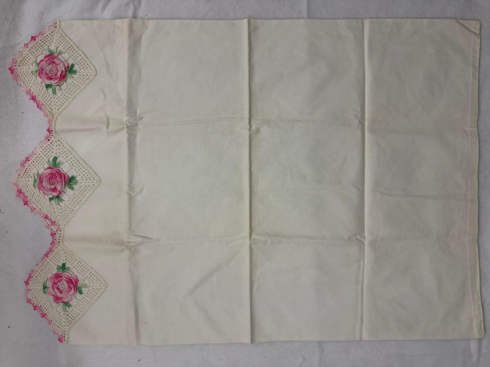 Vintage white cotton standard pillow case CROCHET Roses hem Vintage white cotton standard pillow case CROCHET Roses hem