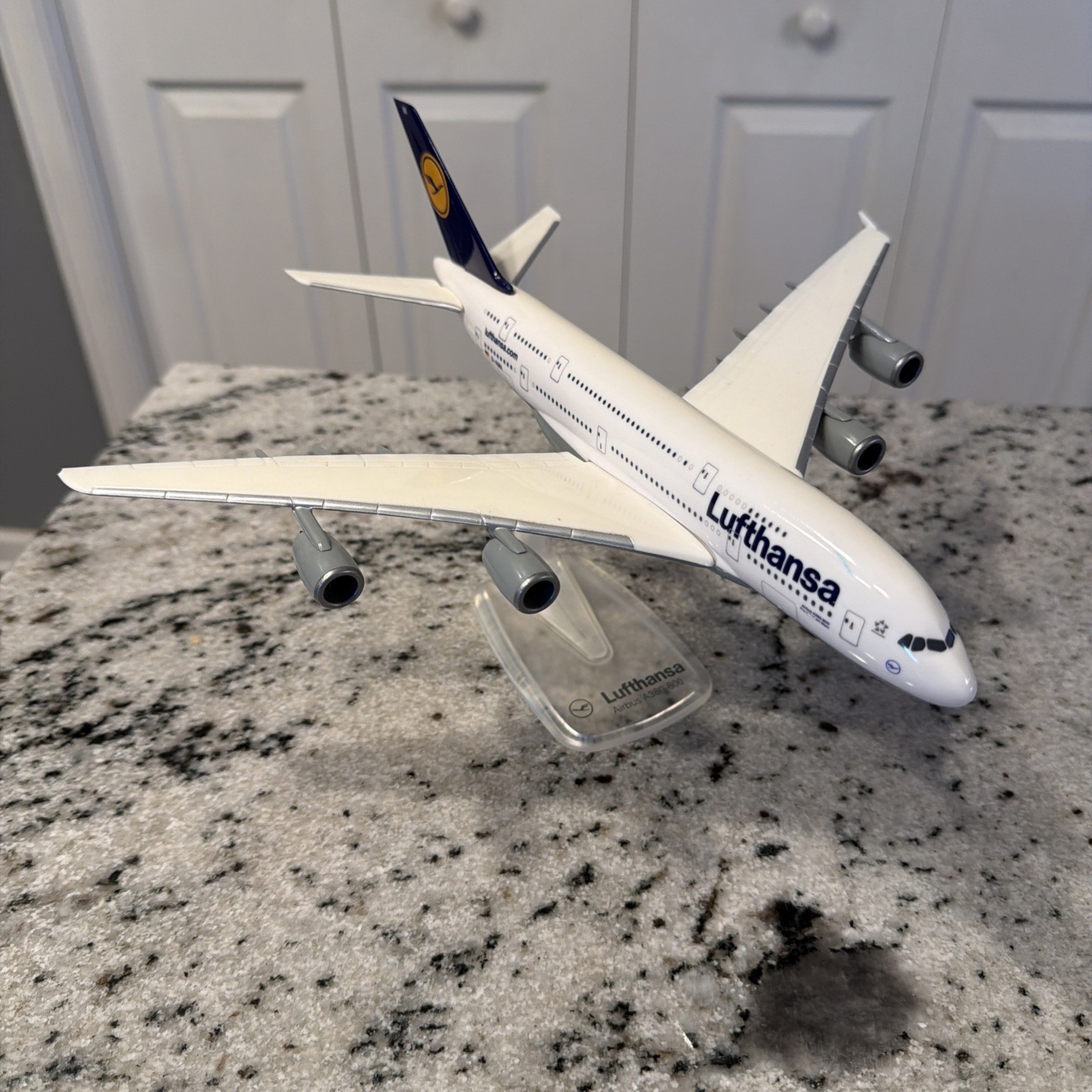 Airbus A380 Lufthansa Risesoon (Skymarks) Premium Collectors Model Please Read Airbus A380 Lufthansa Risesoon (Skymarks) Premium Collectors Model Please Read