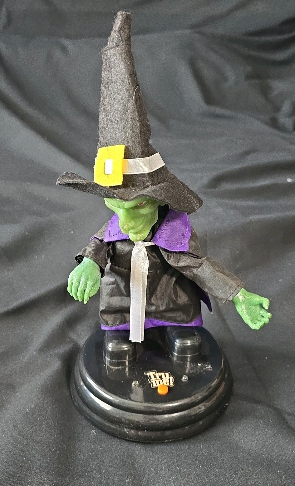 2011 Gemmy Halloween Animated Grave Raver Dancing Witch Gimme More **Works**
