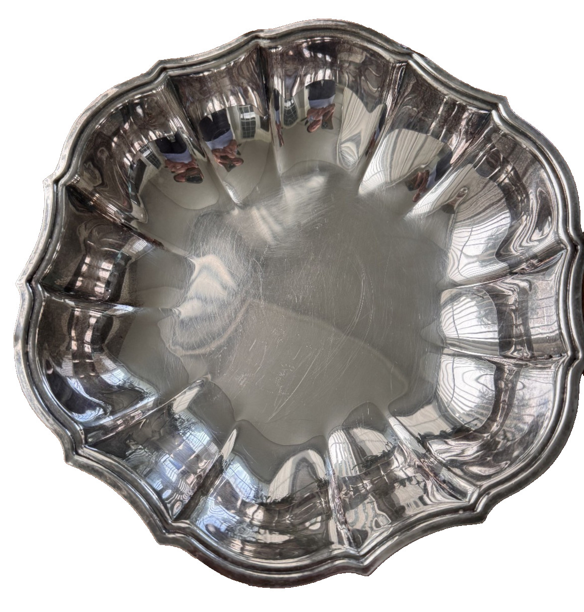 Vintage Silver Plate Scalloped Lip Bowl. 10x10x2 round Vintage Silver Plate Scalloped Lip Bowl. 10x10x2 round