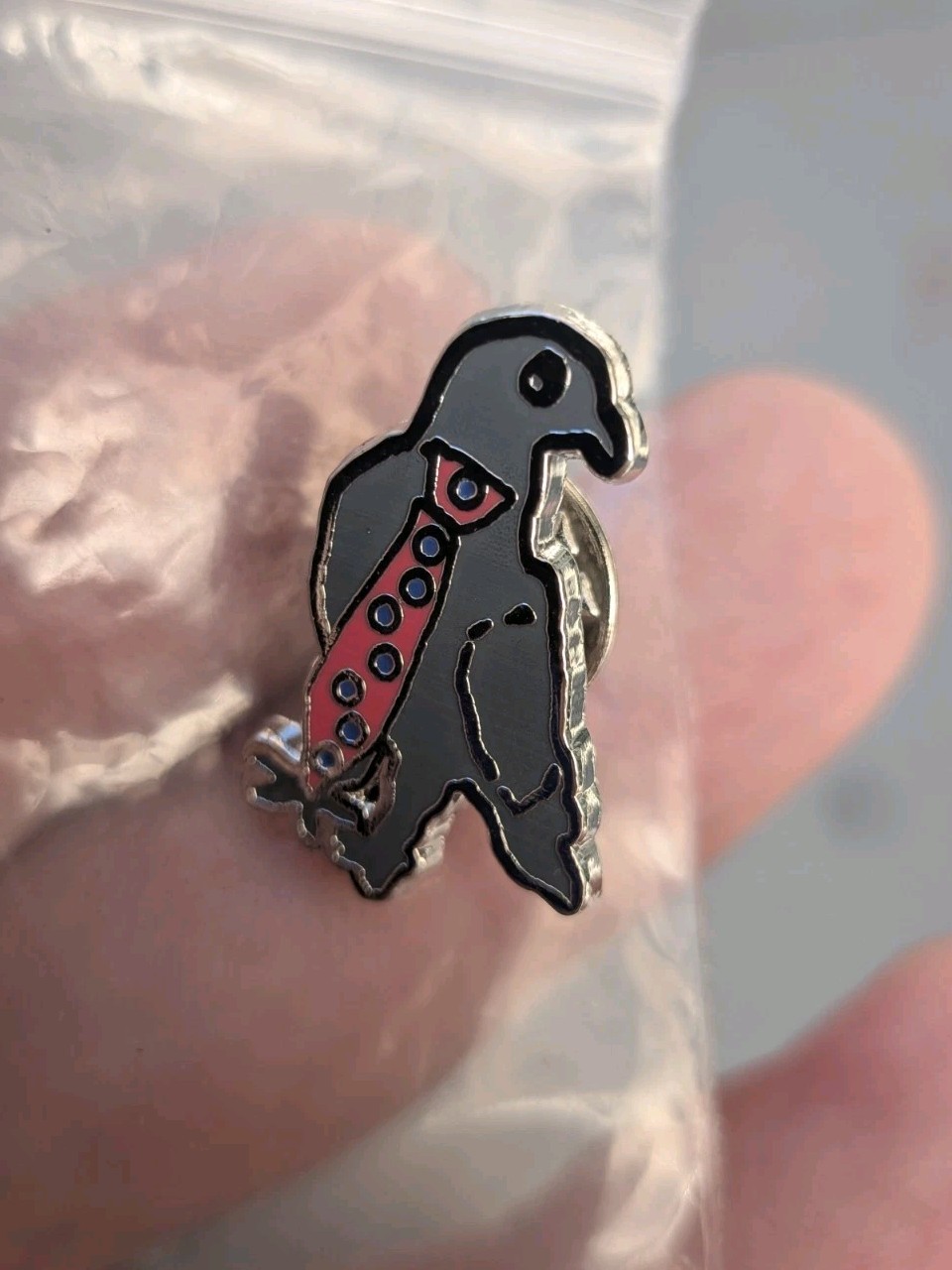 Harry Styles Exclusive Pop-up Store Pin Together Together 10/7 Pigeon Tie NYC Harry Styles Exclusive Pop-up Store Pin Together Together 10/7 Pigeon Tie NYC