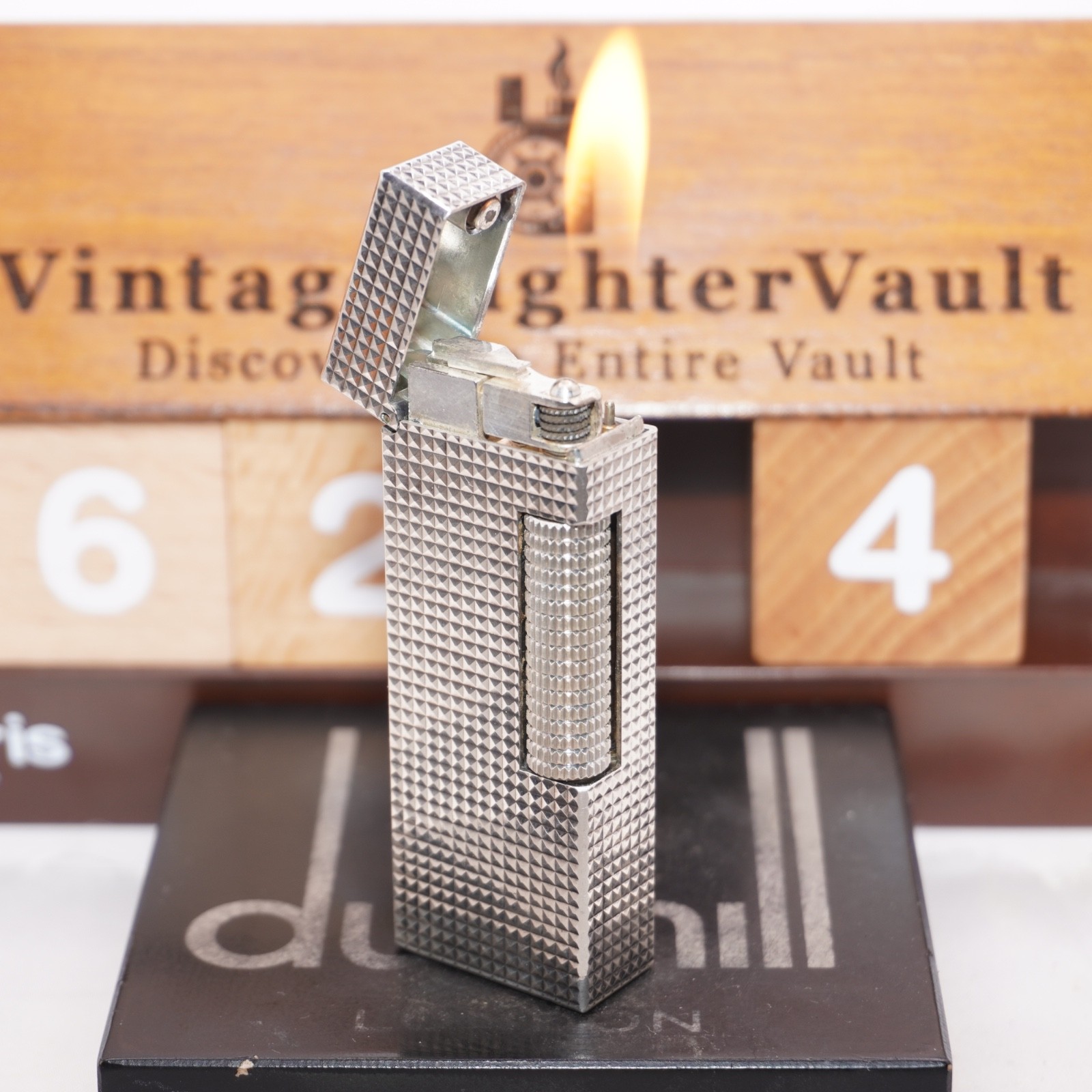 Dunhill Lighter Silver Plate Hobnail Pattern _Ultrasonically Cleaned_Working Dunhill Lighter Silver Plate Hobnail Pattern _Ultrasonically Cleaned_Working