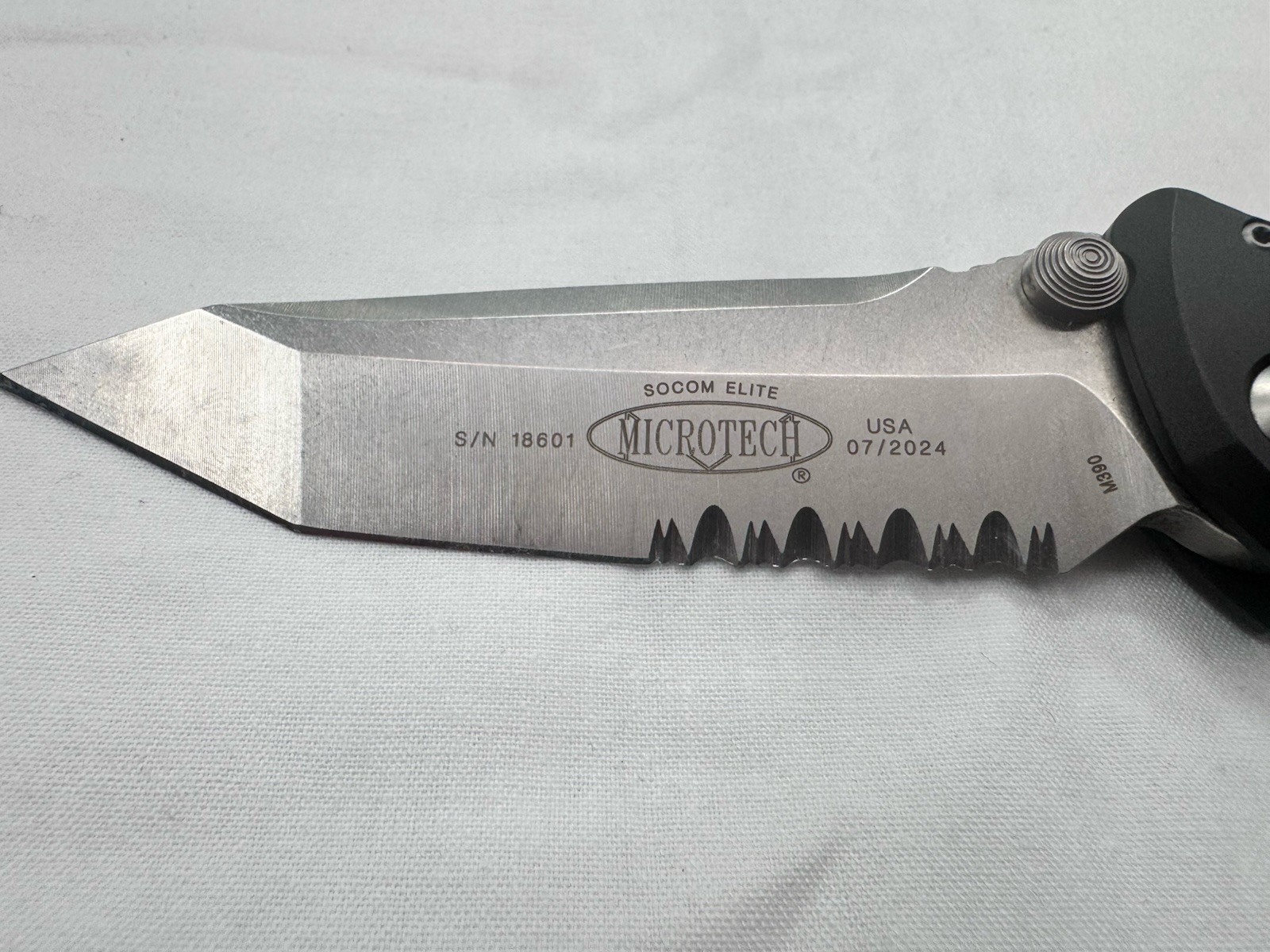 Microtech SOCOM Elite 161-2T Manual Tanto M390 Partial Serrated Microtech SOCOM Elite 161-2T Manual Tanto M390 Partial Serrated