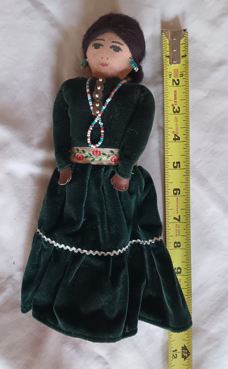 VINTAGE C. 1974 NAVAJO NATIVE AMERICAN INDIAN DOLL HAND MADE 10.5 IN TALL OOAK VINTAGE C. 1974 NAVAJO NATIVE AMERICAN INDIAN DOLL HAND MADE 10.5 IN TALL OOAK