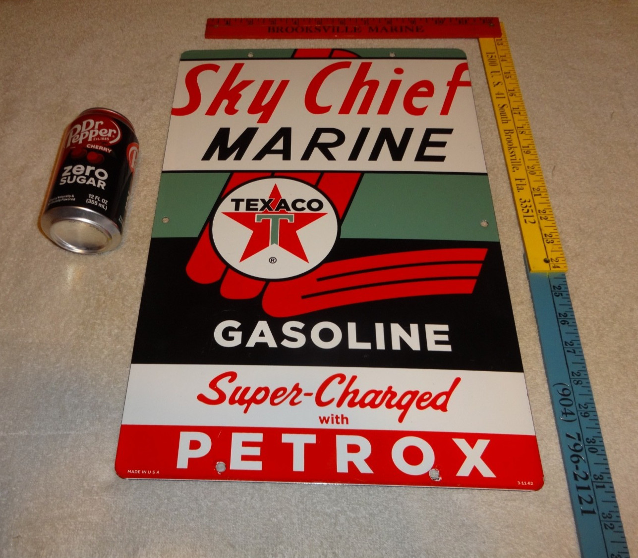VINTAGE 1962 TEXACO SKY CHIEF MARINE GASOLINE 18" X 12" PORCELAIN METAL OIL SIGN