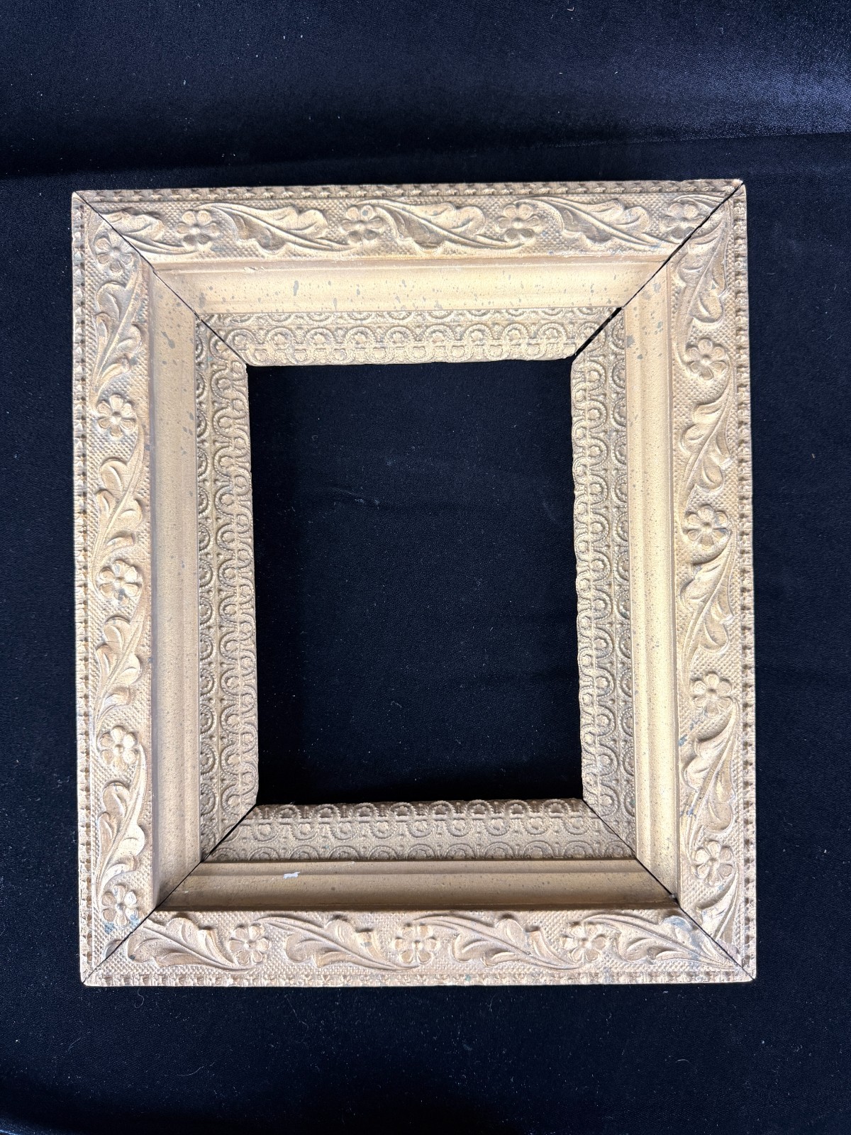 Antique Victorian Ornate Leafy Gold Picture Frame Wood 12.75 X 11 Fine Art