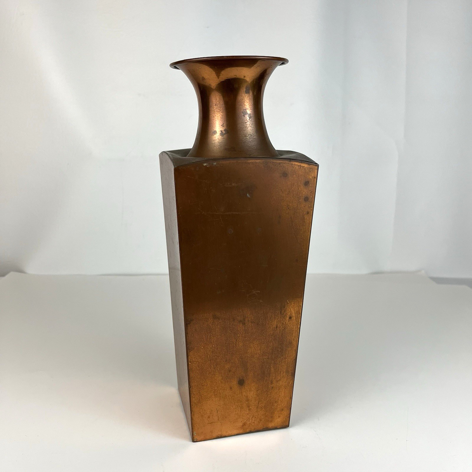 Vintage Antique Arts & Crafts Mission Art Deco Copper Vase Vintage Antique Arts & Crafts Mission Art Deco Copper Vase