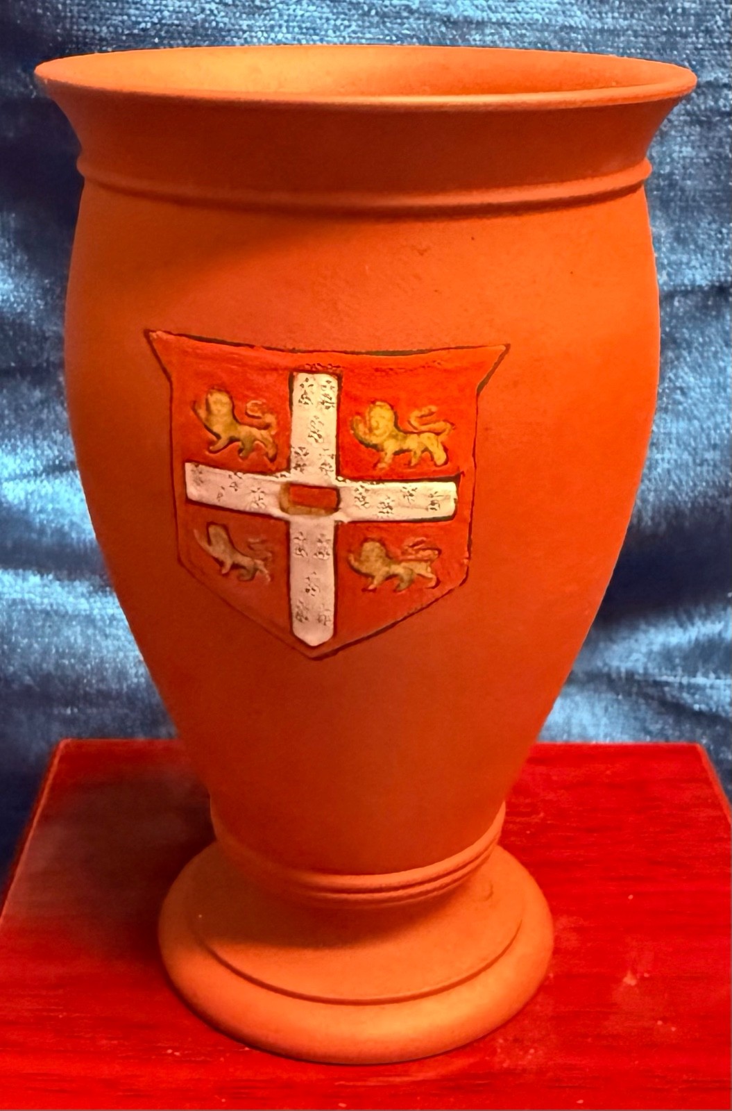π Rare Vintage Wedgwood Terracotta Armorial Bud Vase 4β π π Rare Vintage Wedgwood Terracotta Armorial Bud Vase 4β π
