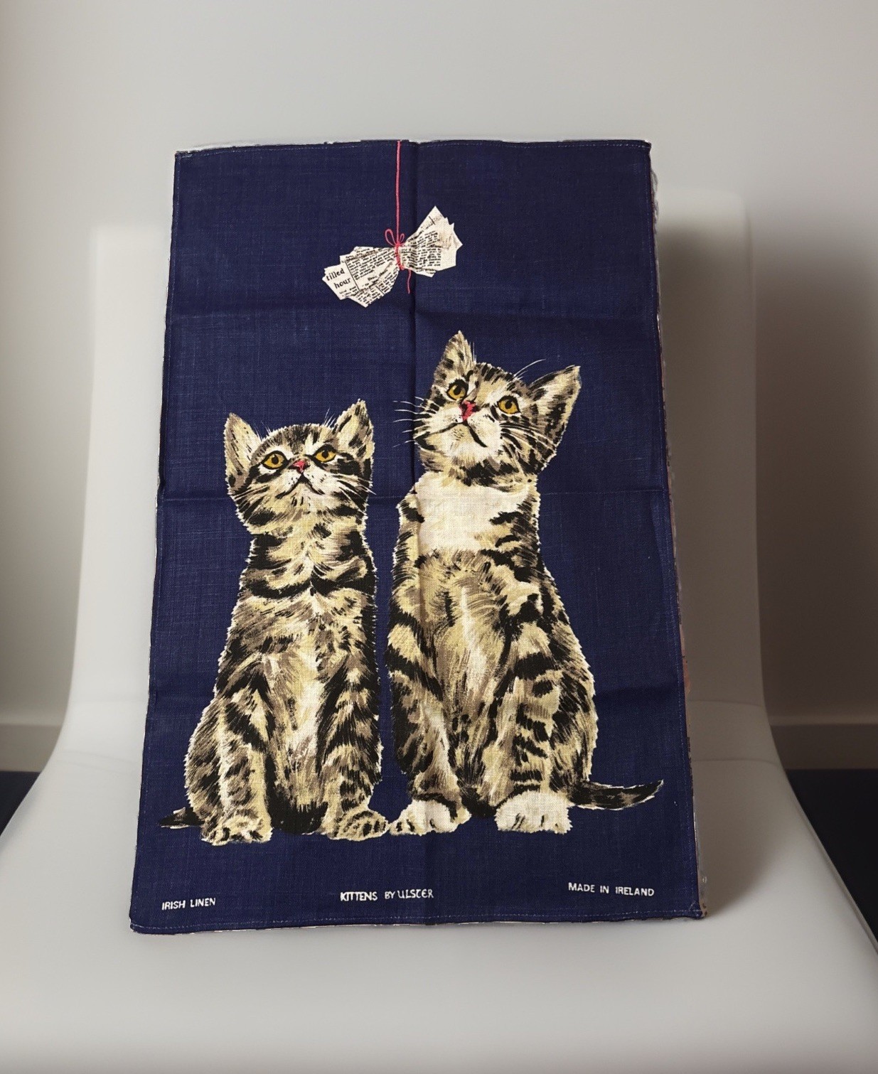 Vtg 1960’s Ulster Linen Ireland Tea Towel Cats Navy Vivid Colors NWT Super Gift