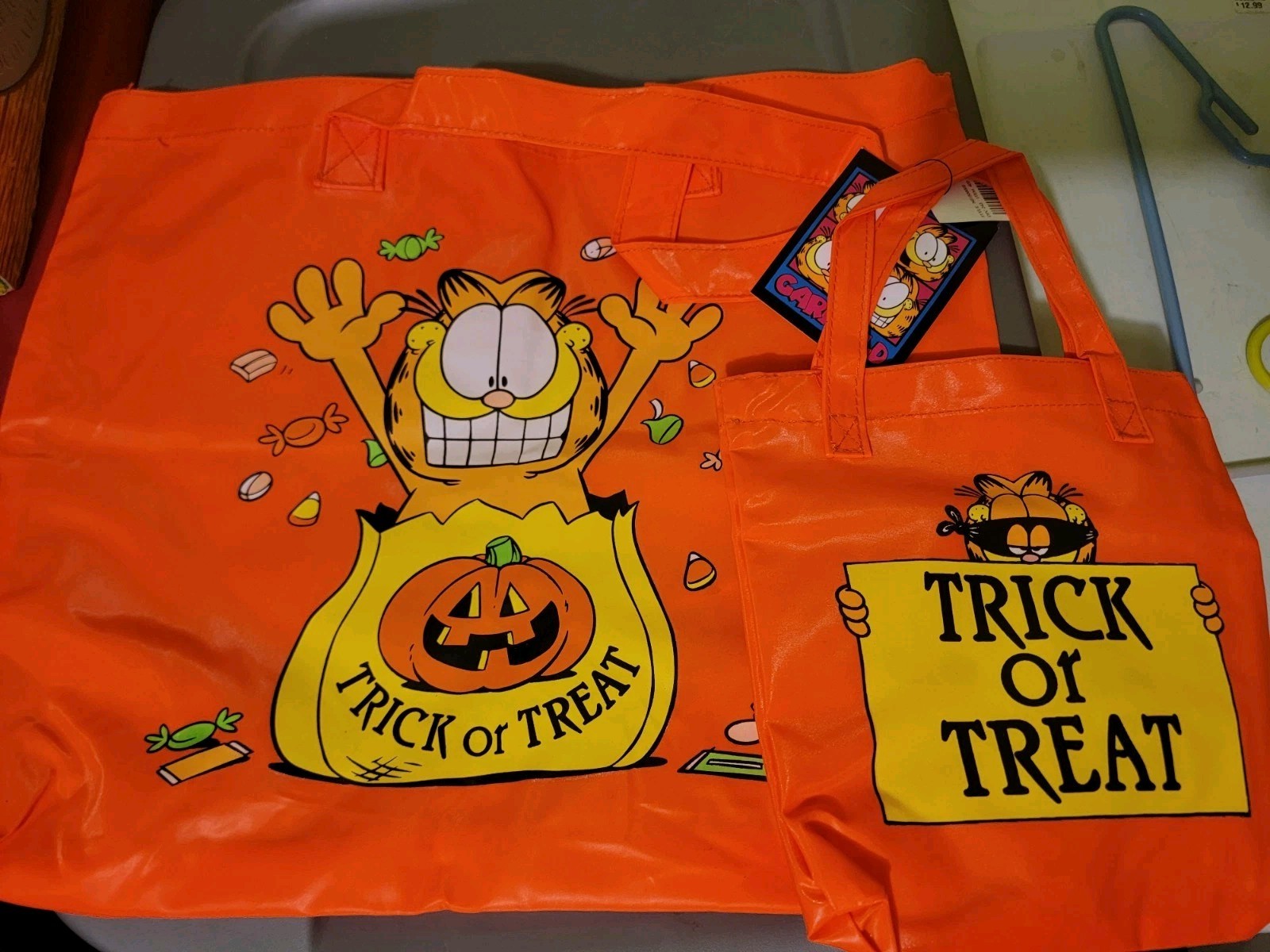 Vintage 1970s Garfield Cat In Bag Candy Bags Trick or Treat Halloween NOS Tote Vintage 1970s Garfield Cat In Bag Candy Bags Trick or Treat Halloween NOS Tote