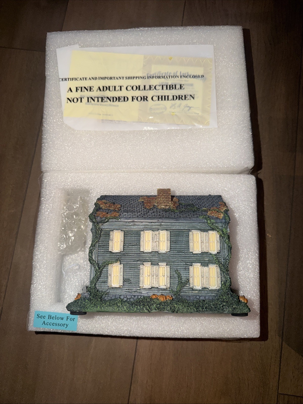 Hawthorne Village Lizzie Borden House America's Most Haunted Illuminated Resin Hawthorne Village Lizzie Borden House America's Most Haunted Illuminated Resin