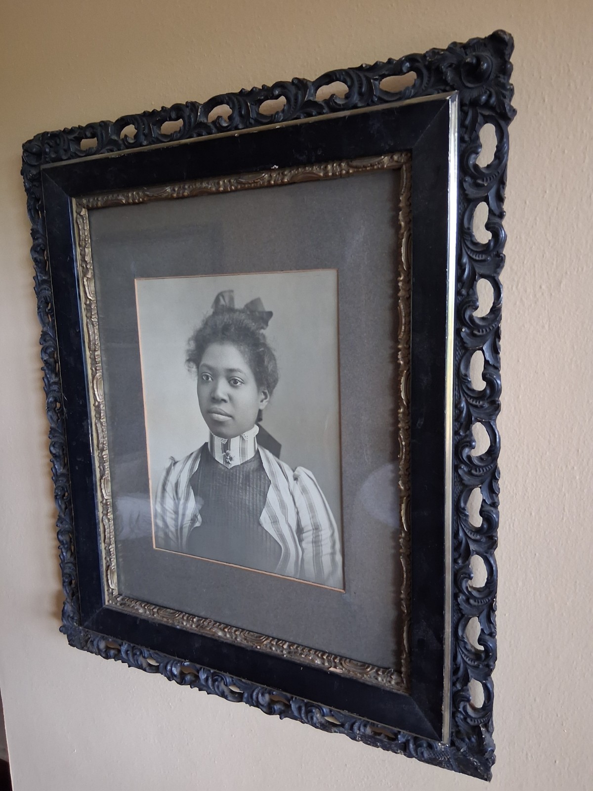  Antique Turn Of Century Wood Framed Portrait Of African American Woman/ -black
