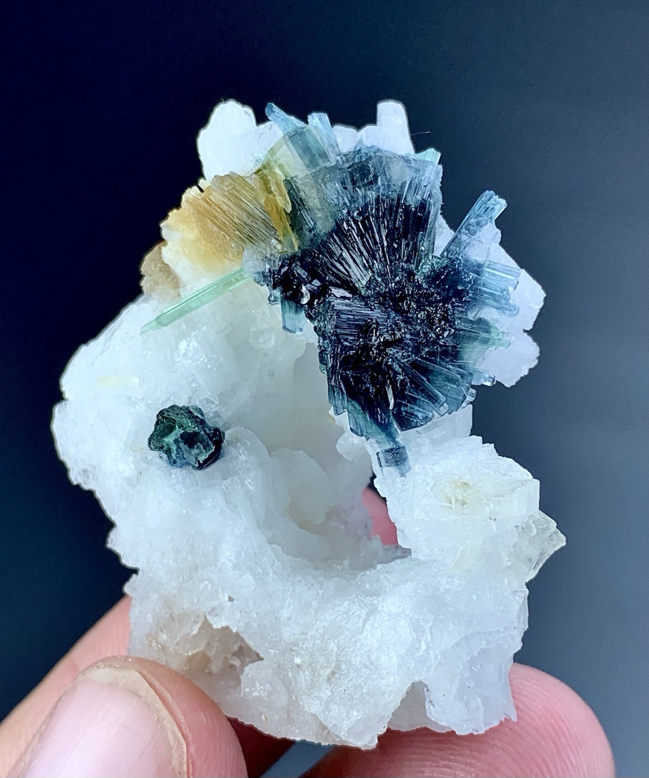 112 Cts Natural Indicolite Tourmaline Crystal Bunch From Afghanistan 112 Cts Natural Indicolite Tourmaline Crystal Bunch From Afghanistan