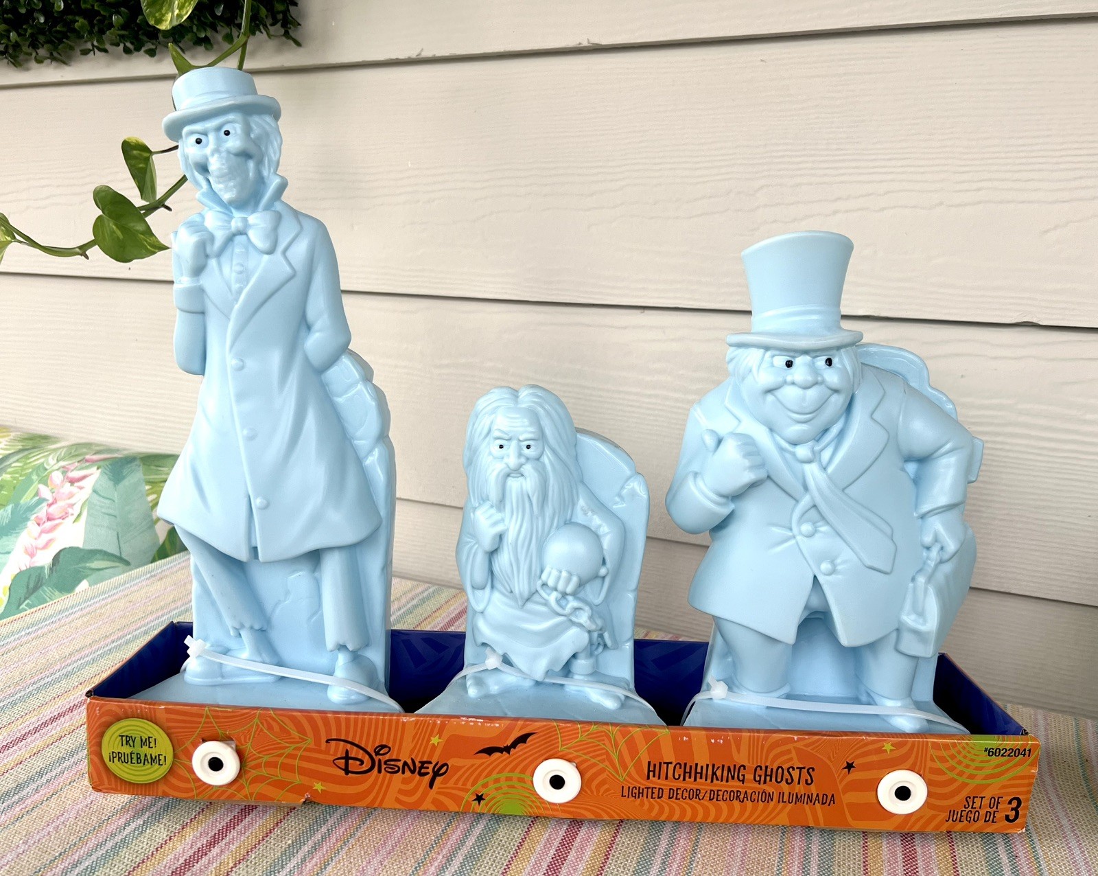 DISNEY HAUNTED MANSION 3 DIFFERENT HITCHIKING GHOSTS LIGHT UP BLOW MOLD NEW DISNEY HAUNTED MANSION 3 DIFFERENT HITCHIKING GHOSTS LIGHT UP BLOW MOLD NEW
