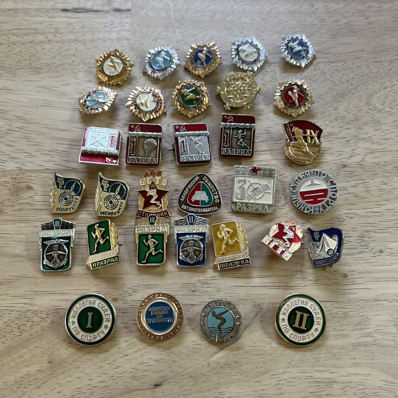 VINTAGE 32 USSR Russian Soviet Union Military Dress Pins Sports Medals. VINTAGE 32 USSR Russian Soviet Union Military Dress Pins Sports Medals.