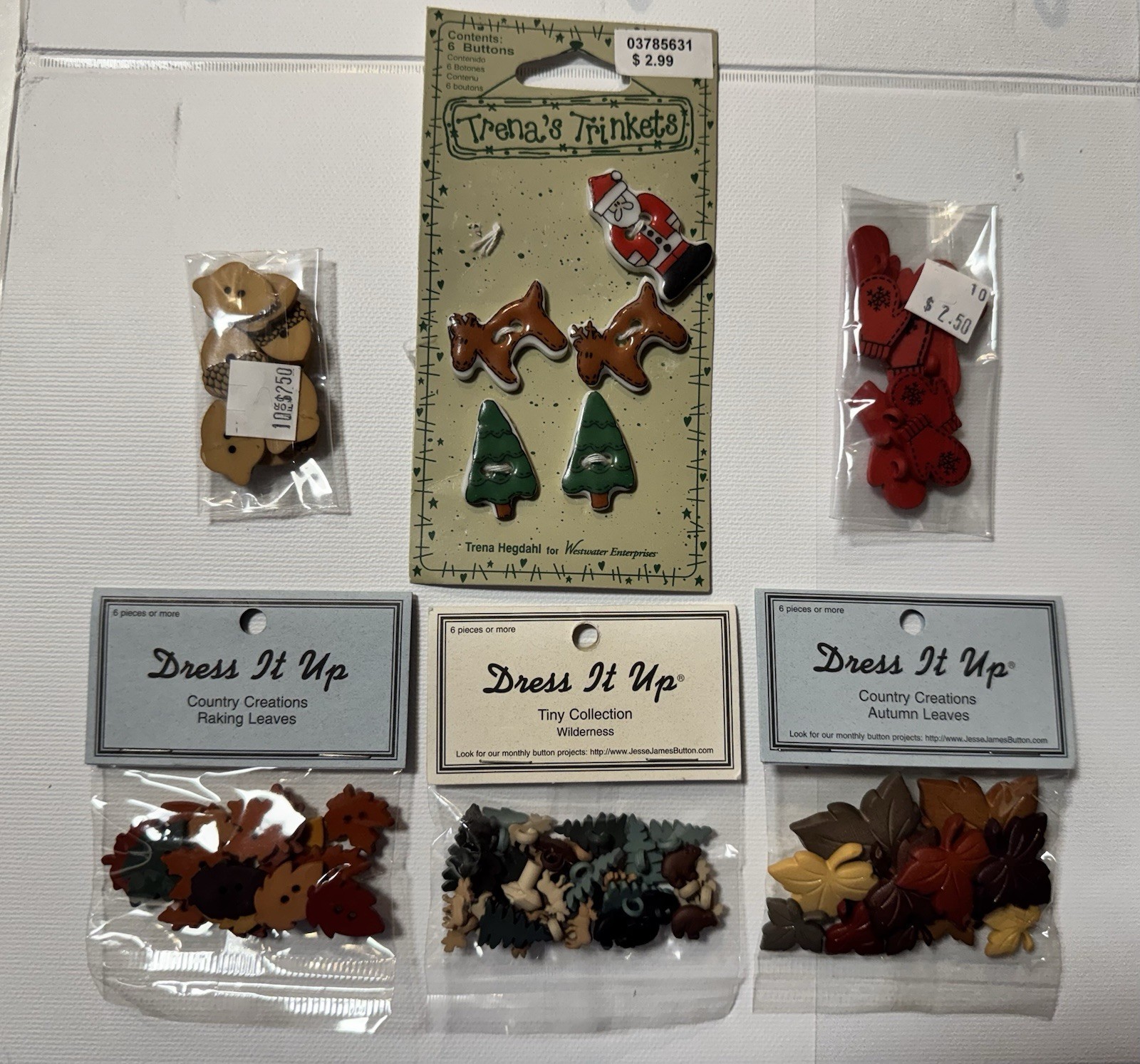 Vintage Fall Winter Christmas Buttons Lot