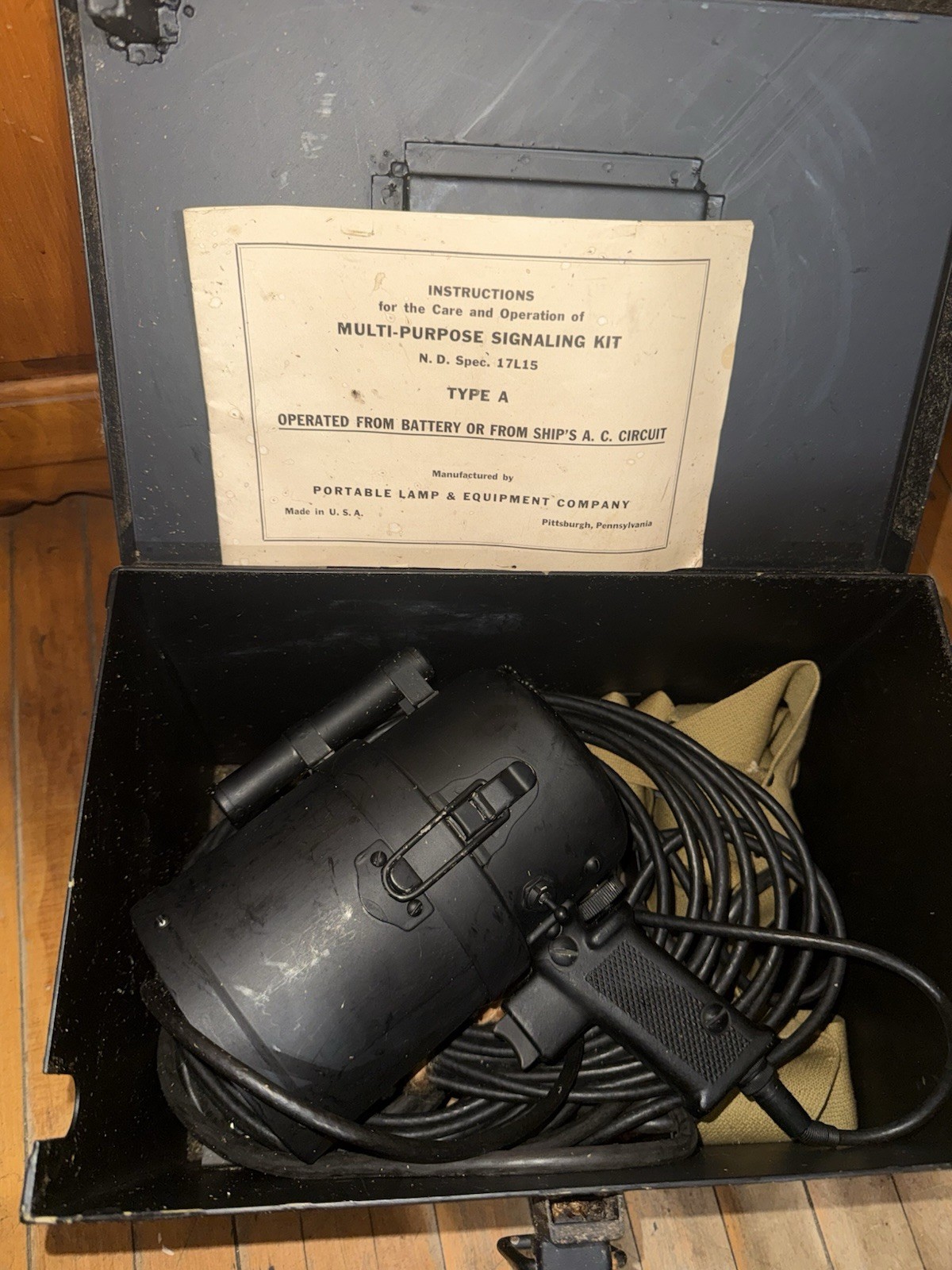 Post WW2 Era Navy Portable Multipurpose Signal Light Set USN USGI 🇺🇸 Post WW2 Era Navy Portable Multipurpose Signal Light Set USN USGI 🇺🇸