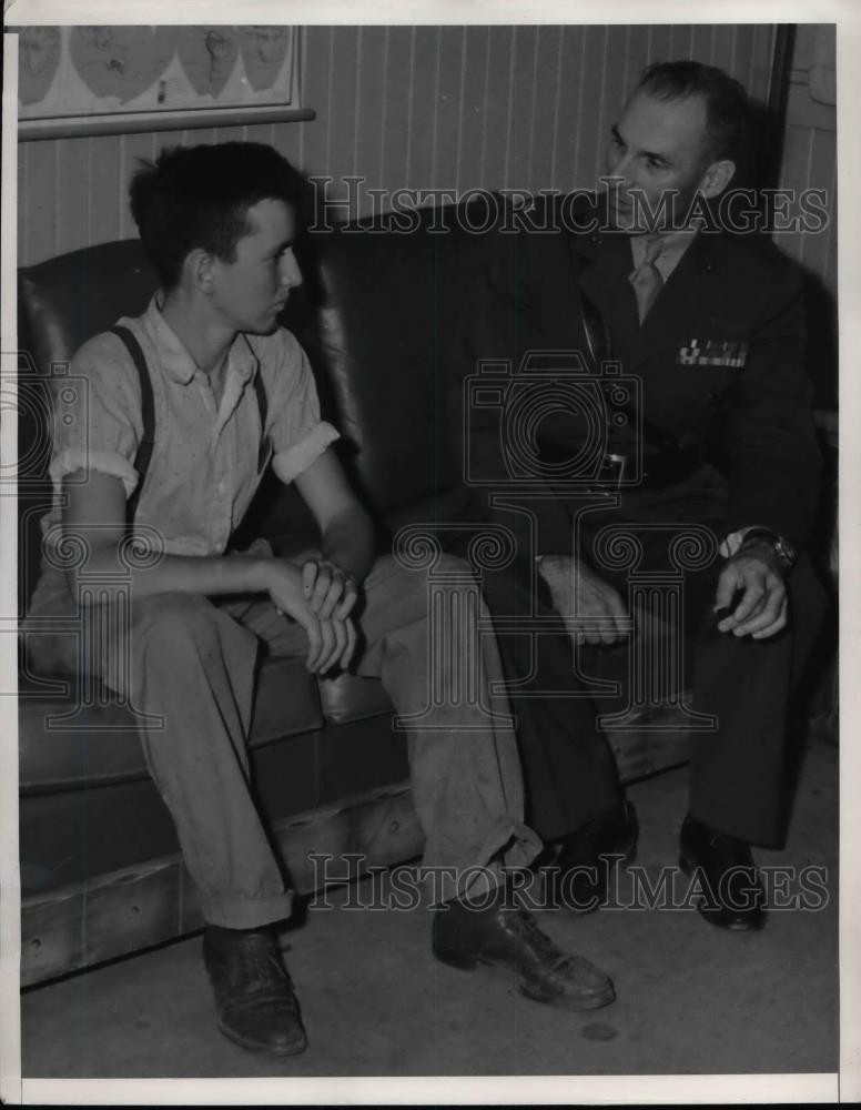 1941 Press Photo Lt Col John Groff, GA Walker tries to join Marines age 14 1941 Press Photo Lt Col John Groff, GA Walker tries to join Marines age 14