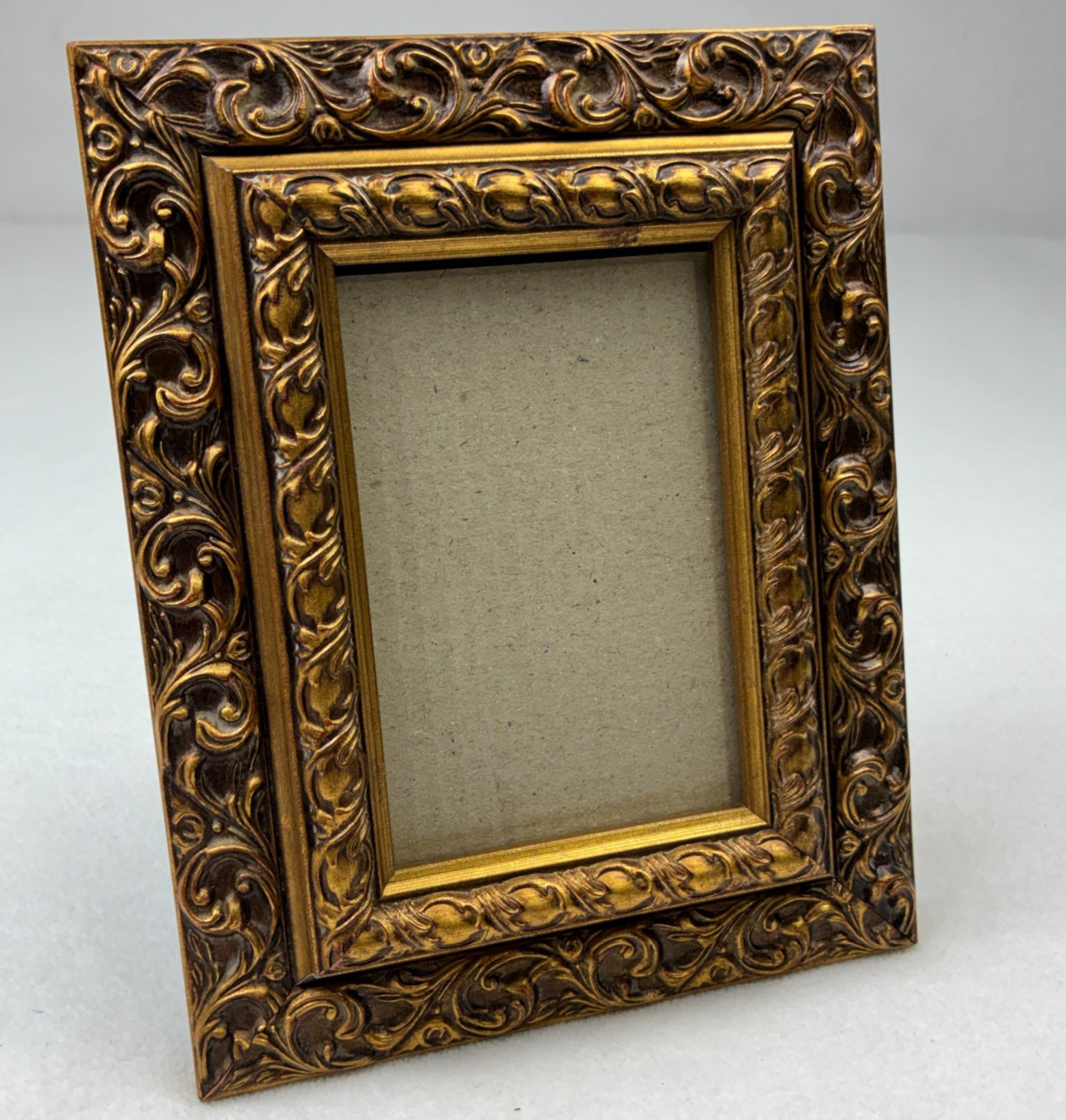 VTG Antique Style Gold Ornate Frame 4X6  Baroque Rococo Tabletop Wall Velvet