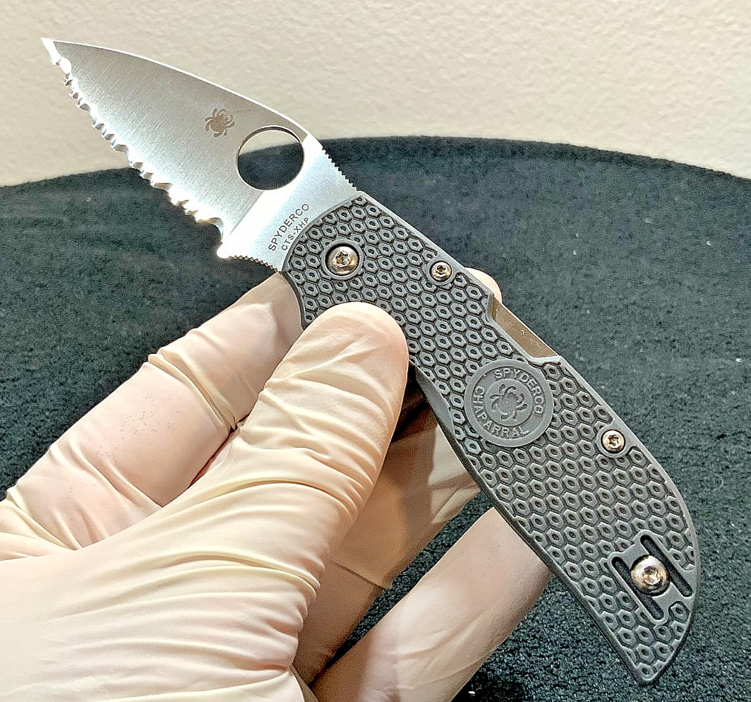 Spyderco Gentle-Gent Chaparral (CTS-XHP) Blade (C152SGY) Light Executive Folder Spyderco Gentle-Gent Chaparral (CTS-XHP) Blade (C152SGY) Light Executive Folder