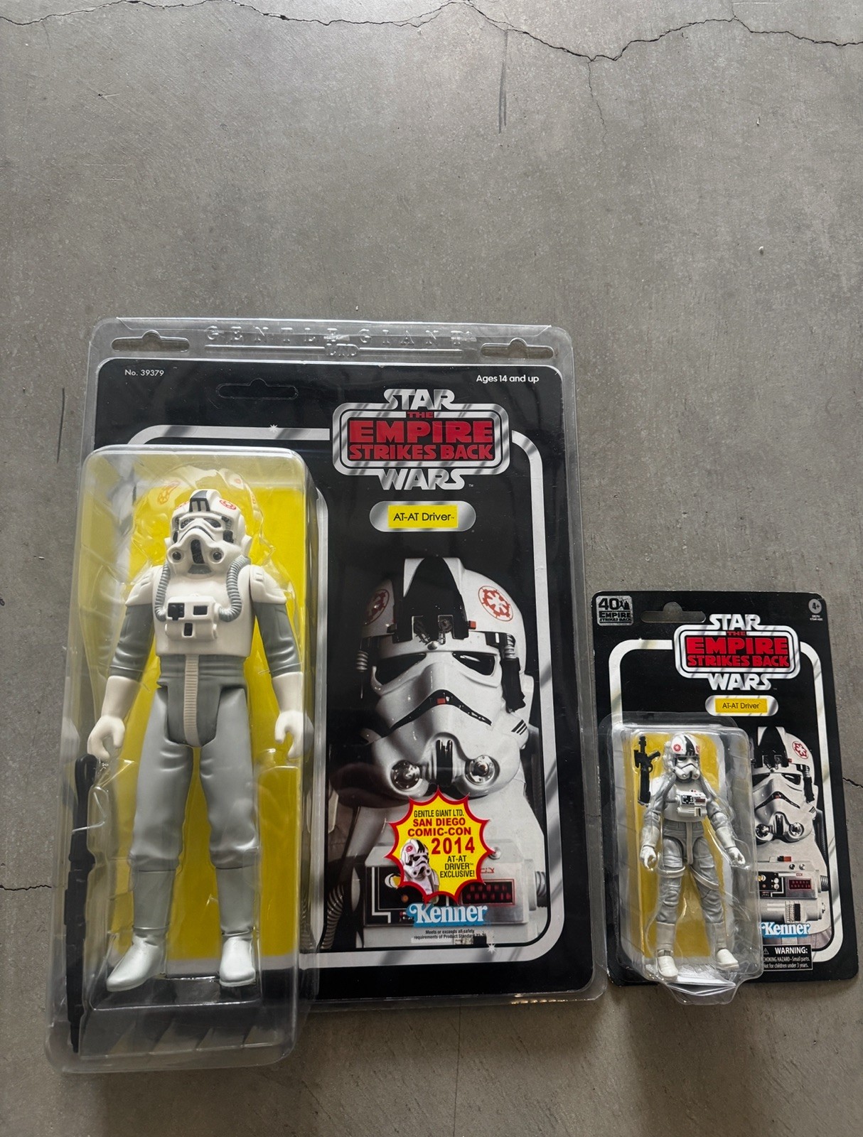 Star Wars Gentle Giant Jumbo Vintage AT-AT Driver SDCC 2014 Exclusive NIB 12" Star Wars Gentle Giant Jumbo Vintage AT-AT Driver SDCC 2014 Exclusive NIB 12"