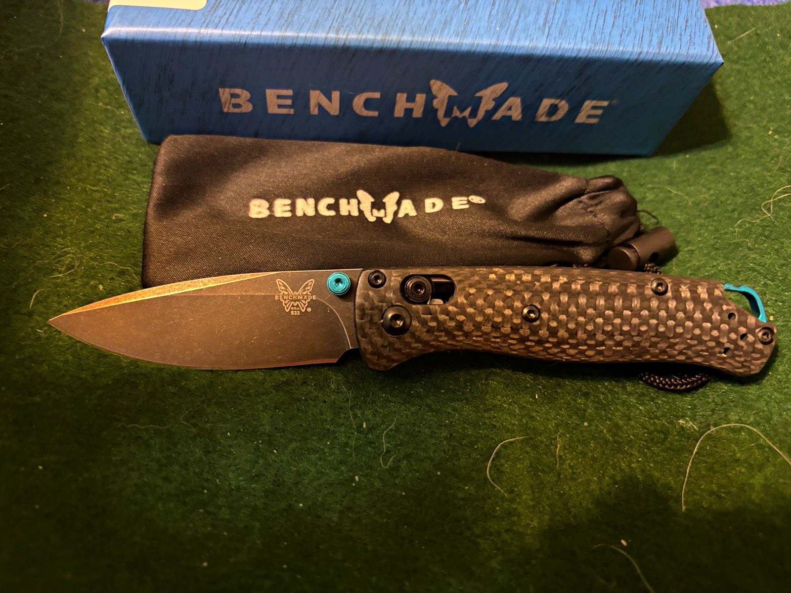Benchmade 533-3 Bugout S90V Carbon Fiber AXIS Lock Drop Point Plain Edge Benchmade 533-3 Bugout S90V Carbon Fiber AXIS Lock Drop Point Plain Edge