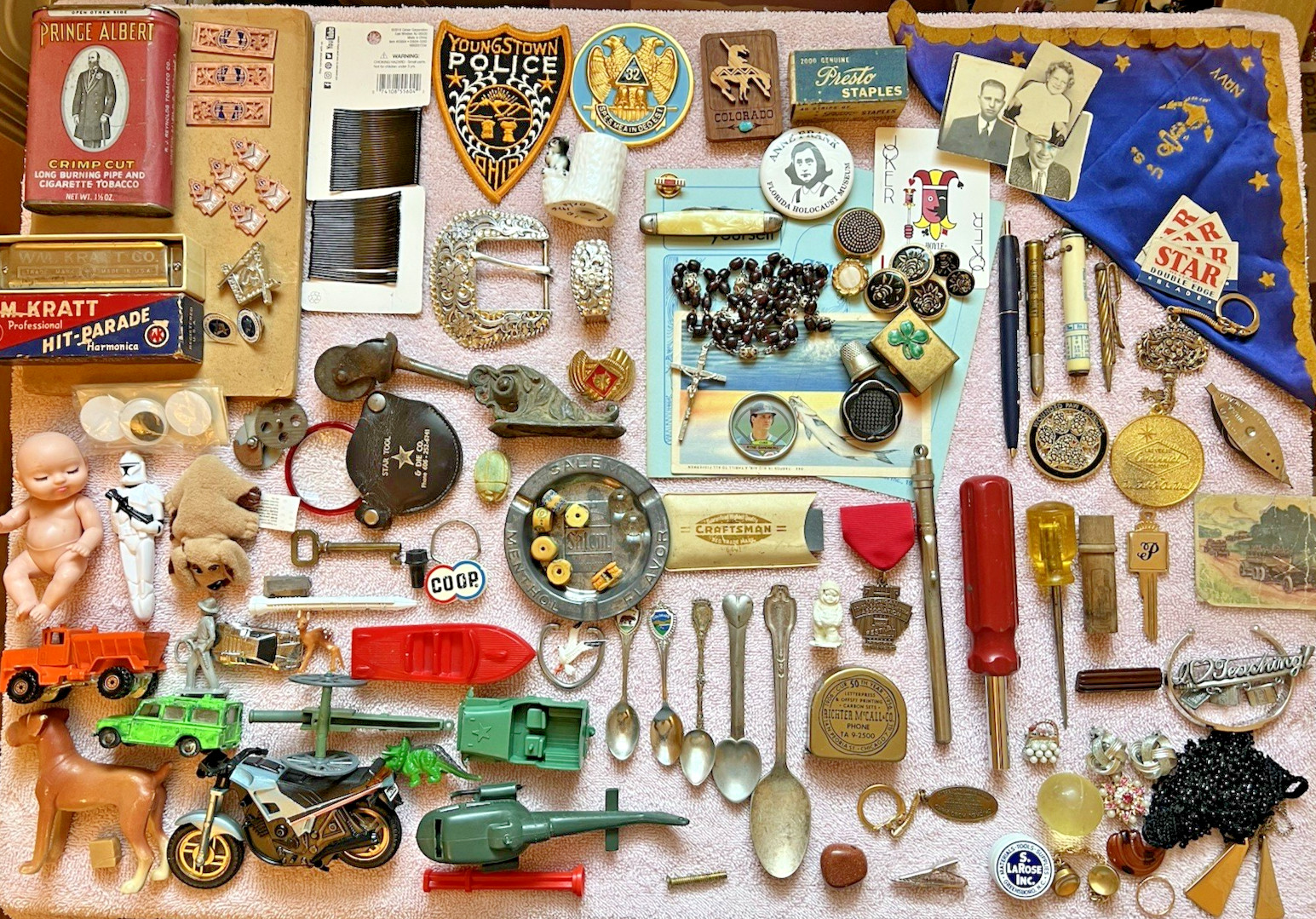 Vintage Junk Drawer Lot Jewelry Metal Parts Collectables 1Z Vintage Junk Drawer Lot Jewelry Metal Parts Collectables 1Z