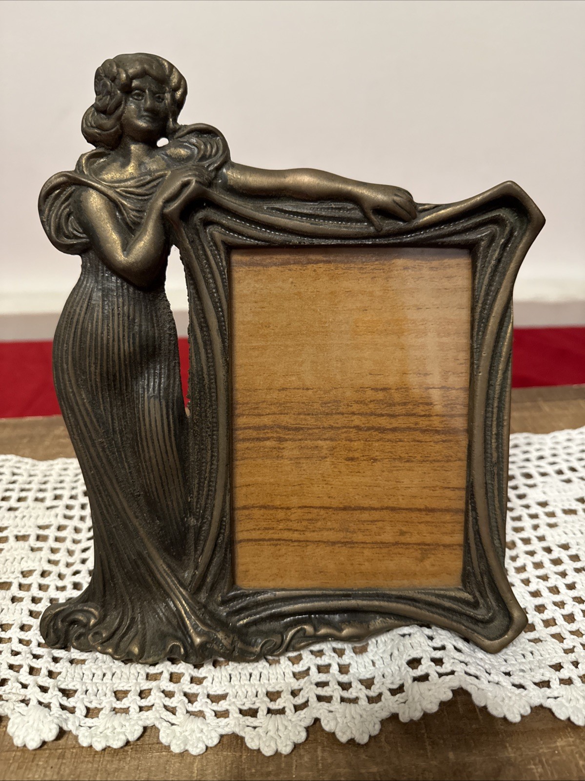 Vintage Art Nouveau-Style Figural Metal Picture Frame Vintage Art Nouveau-Style Figural Metal Picture Frame