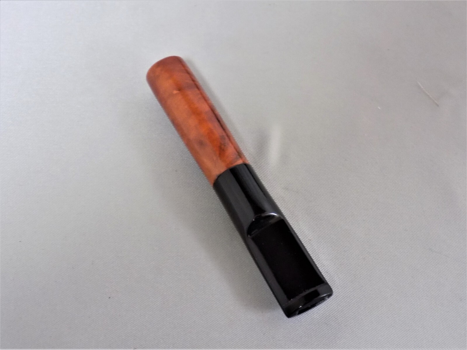 VINTAGE LORENZO ITALIAN BRIAR CIGARETTE HOLDER 3" SADDLE BIT ACRYLIC STEM NOS VINTAGE LORENZO ITALIAN BRIAR CIGARETTE HOLDER 3" SADDLE BIT ACRYLIC STEM NOS