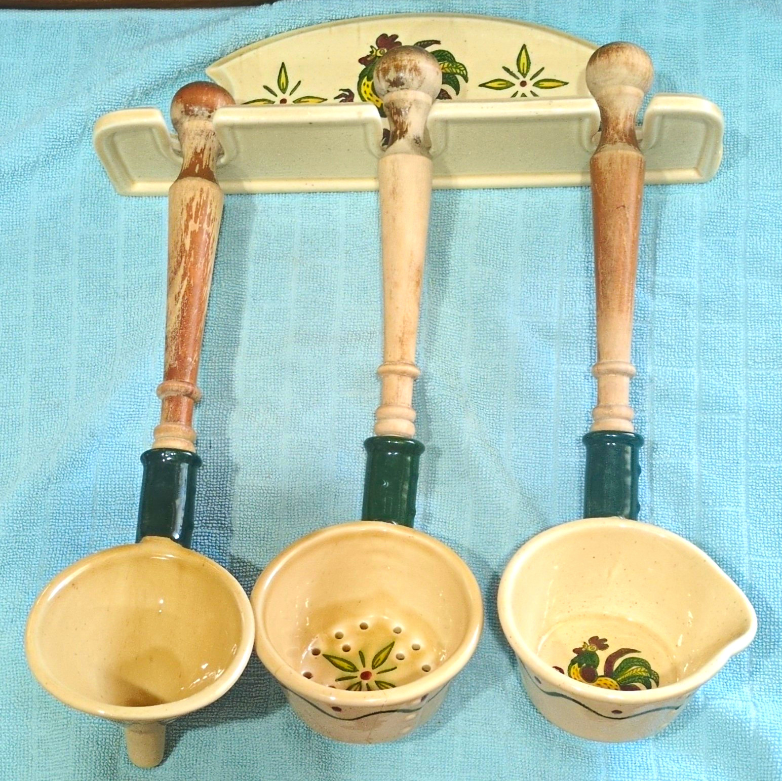 Vintage Poppytrail Metlox Green Rooster Ladle Set.  RARE