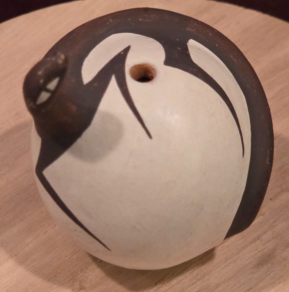 VINTAGE Acoma Pottery Lizard Seed Pot  by A.A. Peynetsa. AVELIA & Anderson 2"+
