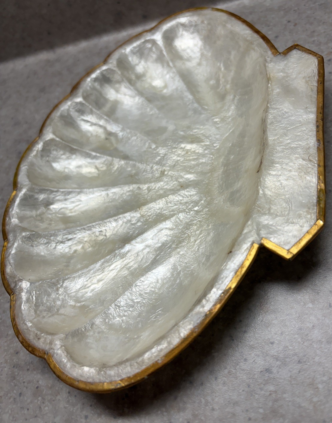 Vintage Capiz Scallop Shell Tray 9.5” Mid-Century Mother of Pearl Gold Trim Vintage Capiz Scallop Shell Tray 9.5” Mid-Century Mother of Pearl Gold Trim