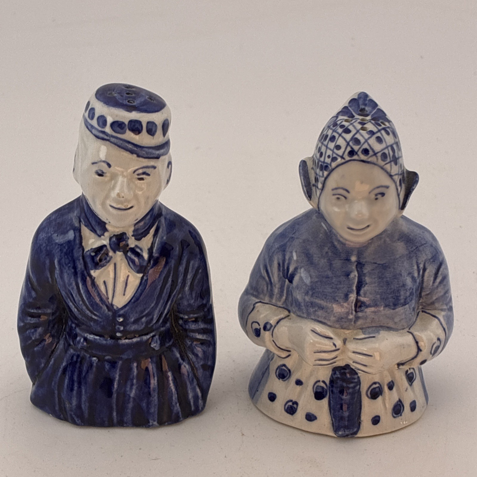 Vintage DELFT Hand Painted Dutch Man &Women Porcelain S&P Figurines Holland Blue Vintage DELFT Hand Painted Dutch Man &Women Porcelain S&P Figurines Holland Blue