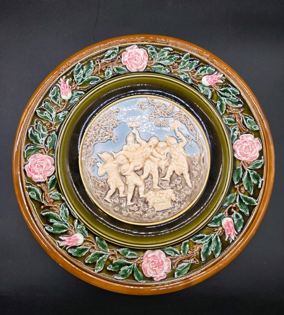 Antique Gebruder Schutz Majolica Snow White Dwarves Wall Hanging Plate Platter Antique Gebruder Schutz Majolica Snow White Dwarves Wall Hanging Plate Platter