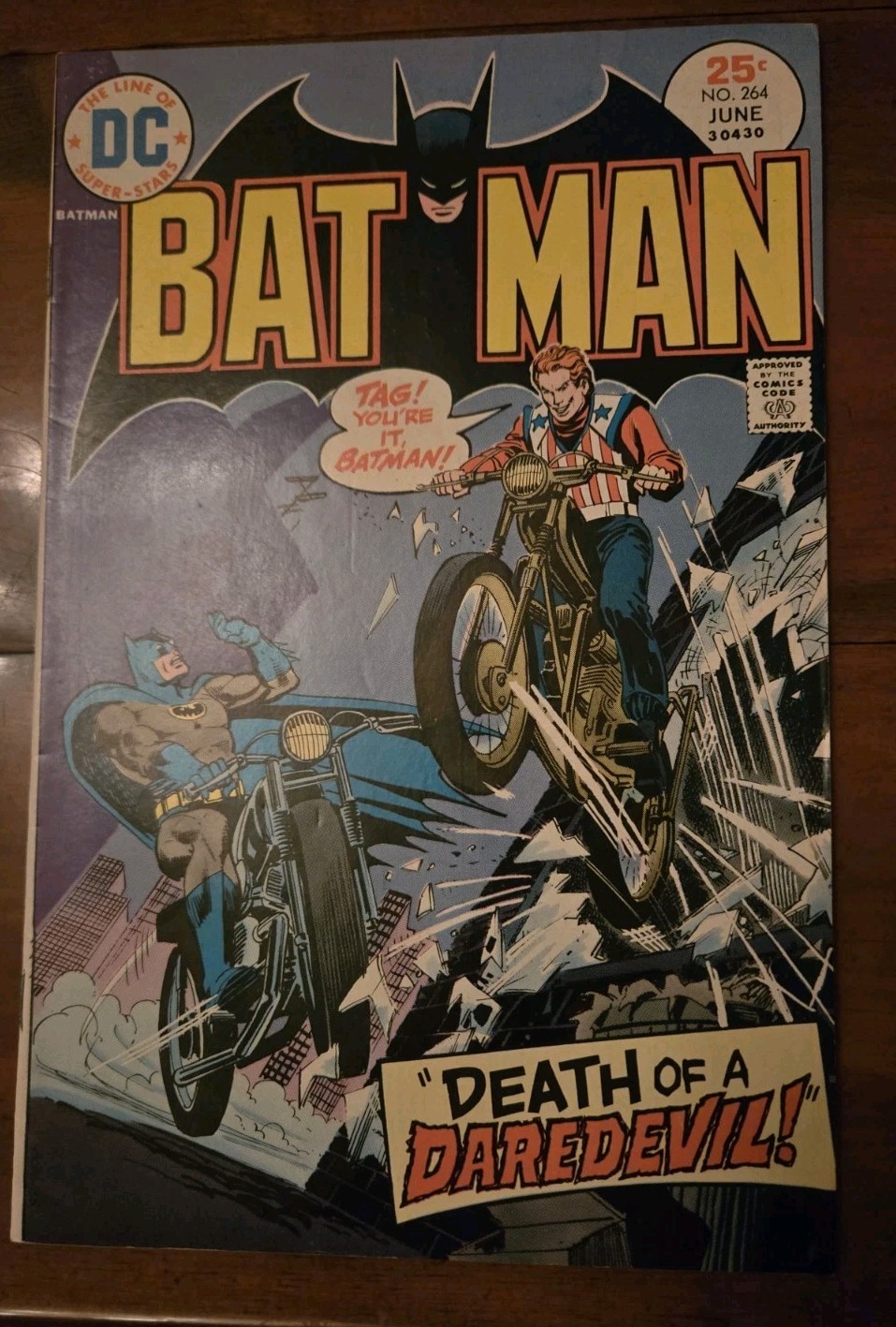 Batman #264 FVF (7.0) 6/75 "Death Of A Daredevil" Batman #264 FVF (7.0) 6/75 "Death Of A Daredevil"