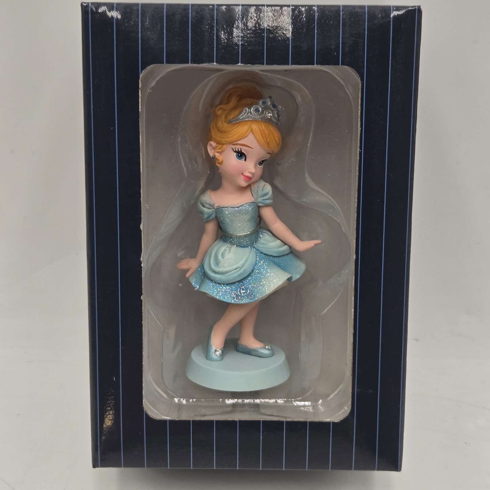 Disney Showcase Cinderella Figurine Enesco 4039619BN - NEW Disney Showcase Cinderella Figurine Enesco 4039619BN - NEW
