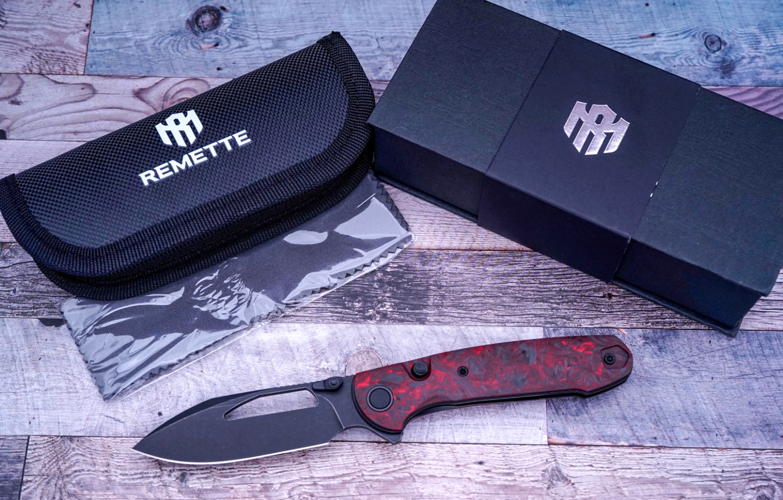Remette Bam Bam V2-008, BW 14C28N, UV Reactive Red & Black Crushed Carbon Fiber Remette Bam Bam V2-008, BW 14C28N, UV Reactive Red & Black Crushed Carbon Fiber